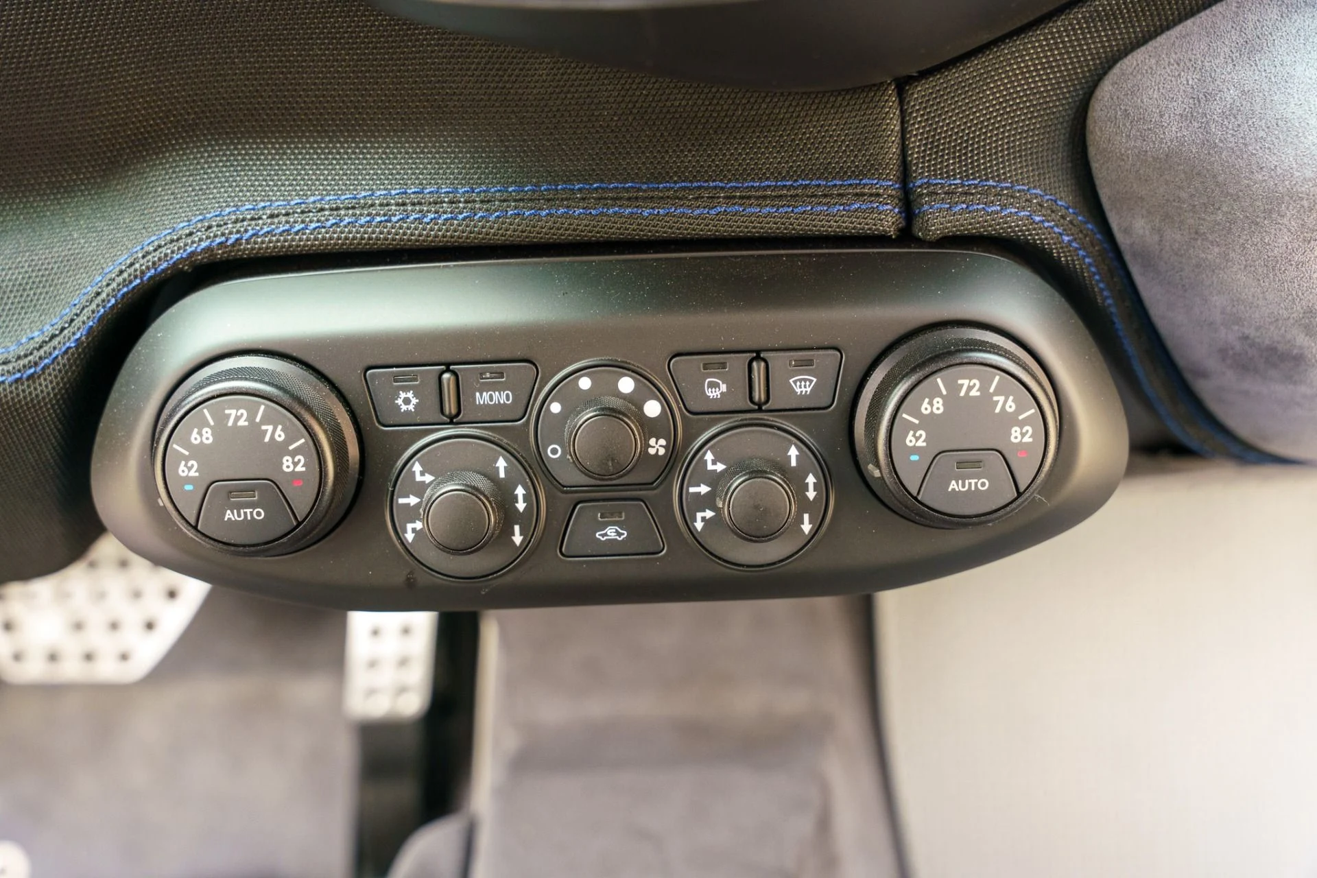 mph014_2331675116_Used_2015_Ferrari_458_Speciale_1754332080_3a2ed195b1
