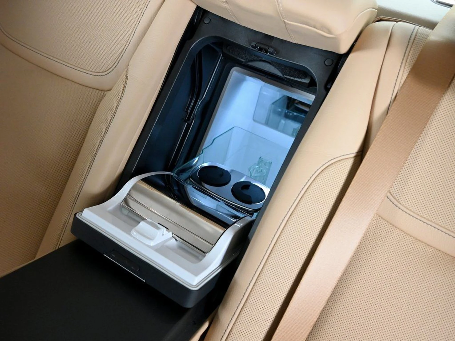 mph014_233407944_0f8ab516a873c48d59b42e3f853c2b08_6625e63f44