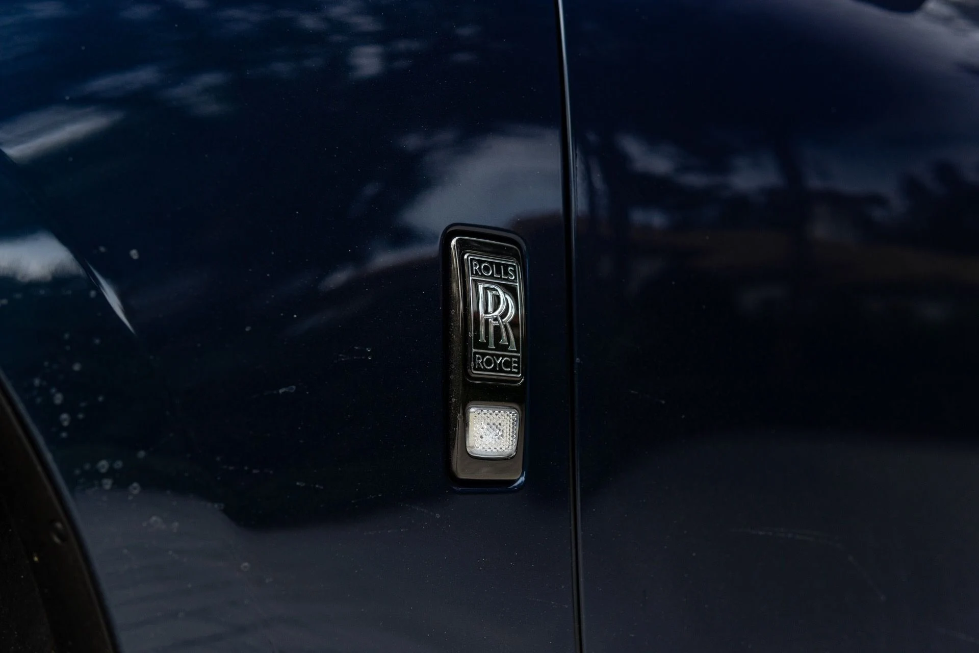 mph014_2334348970_Used_2023_Rolls_Royce_Black_Badge_Ghost_1765569637_d995b7f596