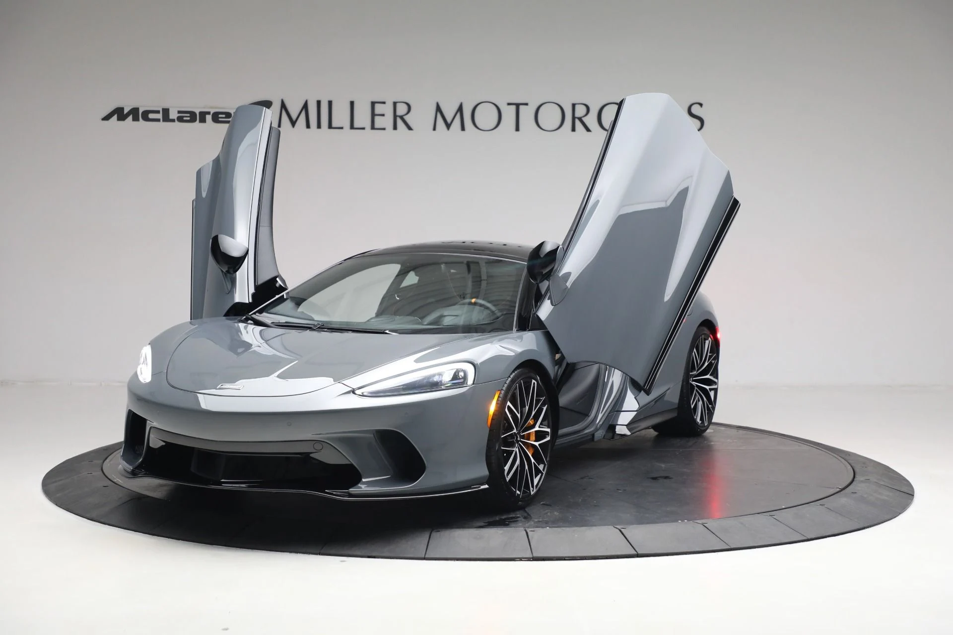 mph014_2335644589_Used_2023_Mc_Laren_GT_Luxe_7af96fa304