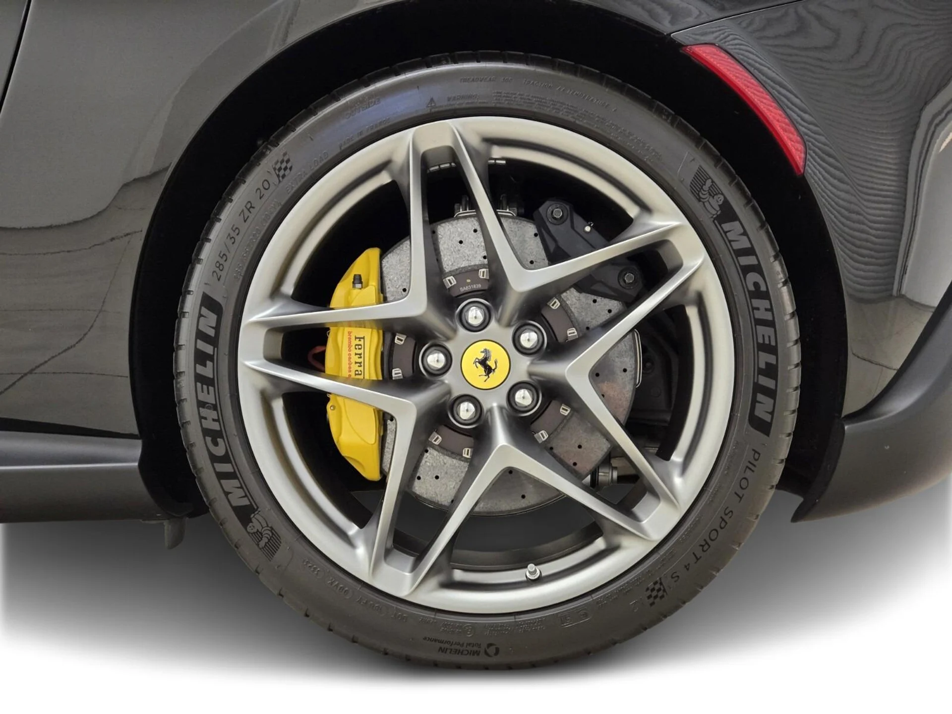 mph014_2338712518_Used_2024_Ferrari_Roma_1758782871_965a7a19f4