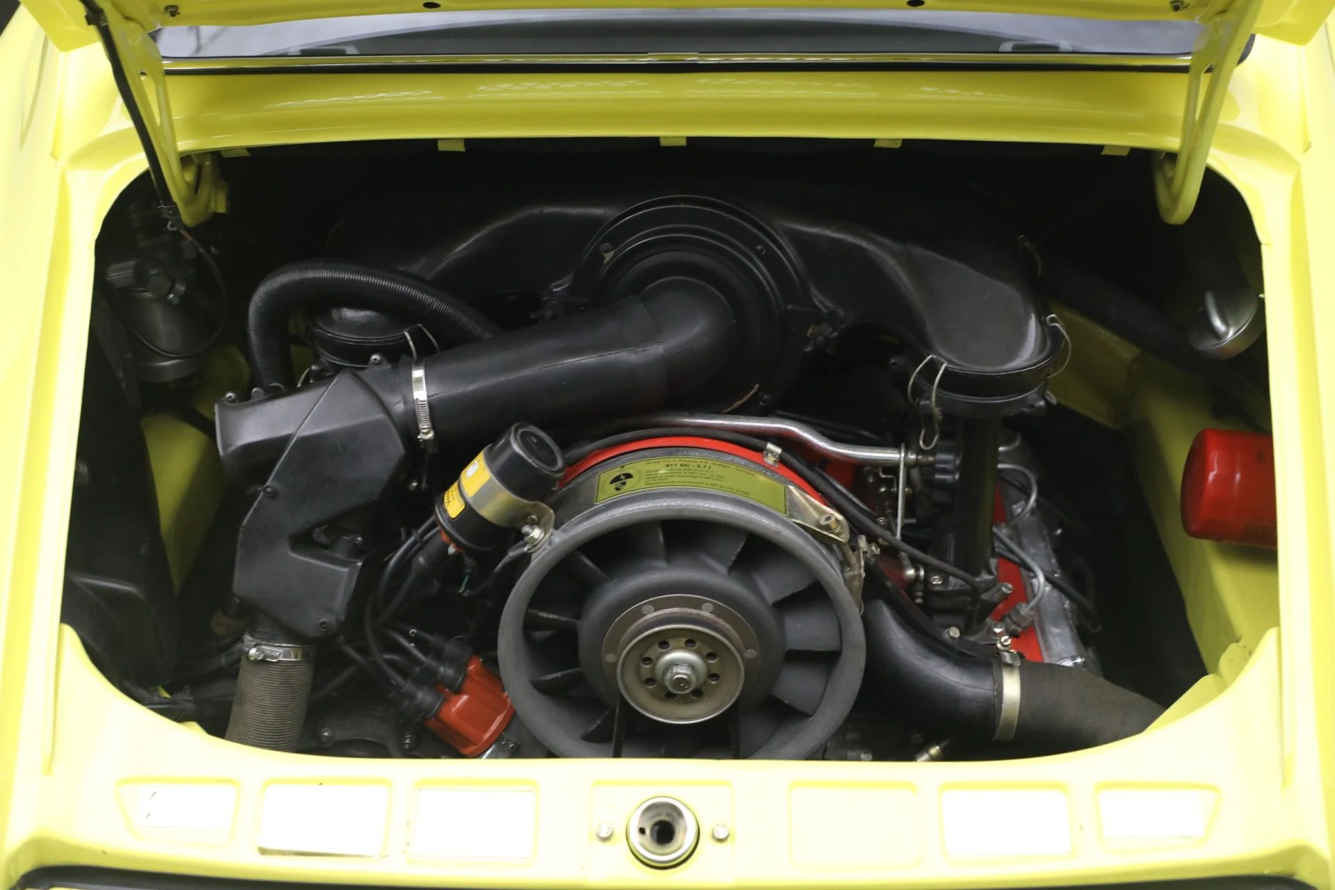 mph014_23441155_Used_1973_Porsche_911_Carrera_RS_M472_1788297855_ac73c19b4c