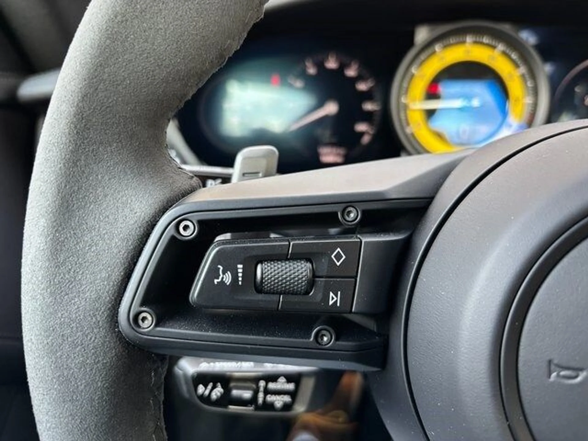 mph014_2348530122_2735f2f4aa29e1759af2c33f6186ce2dx_793847bba0