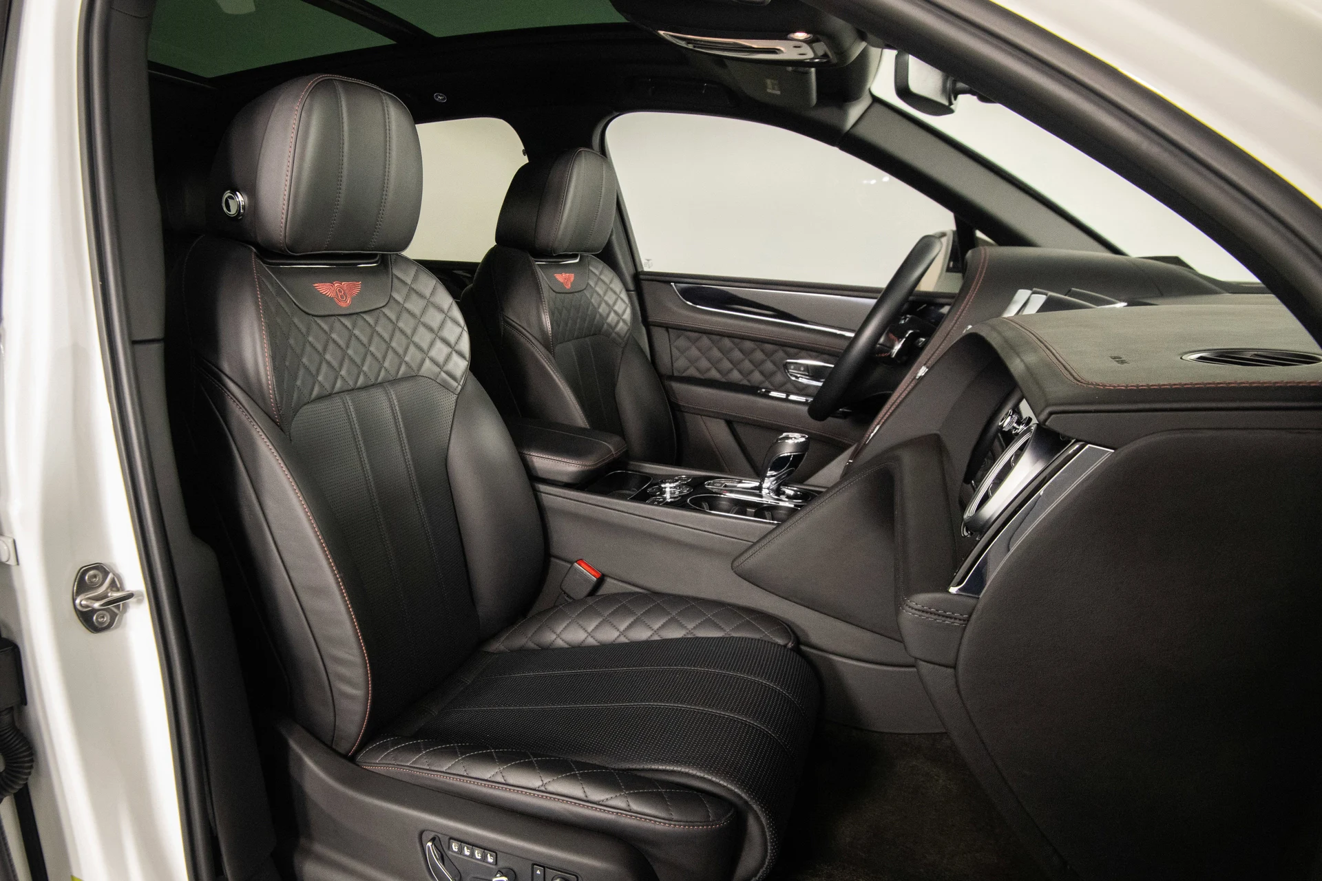 mph014_2352006490_5dda8b52dfc141c2afe37f31921288db_e3d5d6b6b4