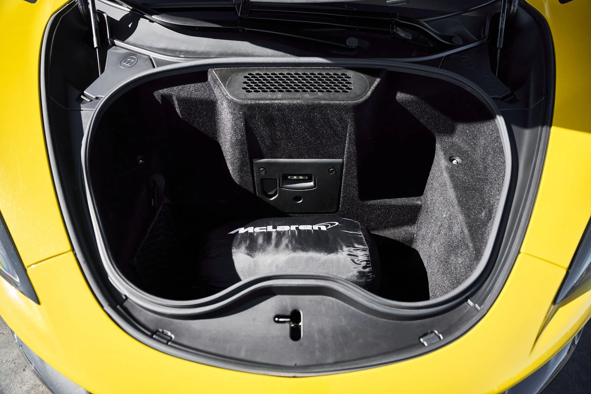 mph014_2356645981_Used_2019_Mc_Laren_600_LT_Base_1770430630_dd092c5ca0