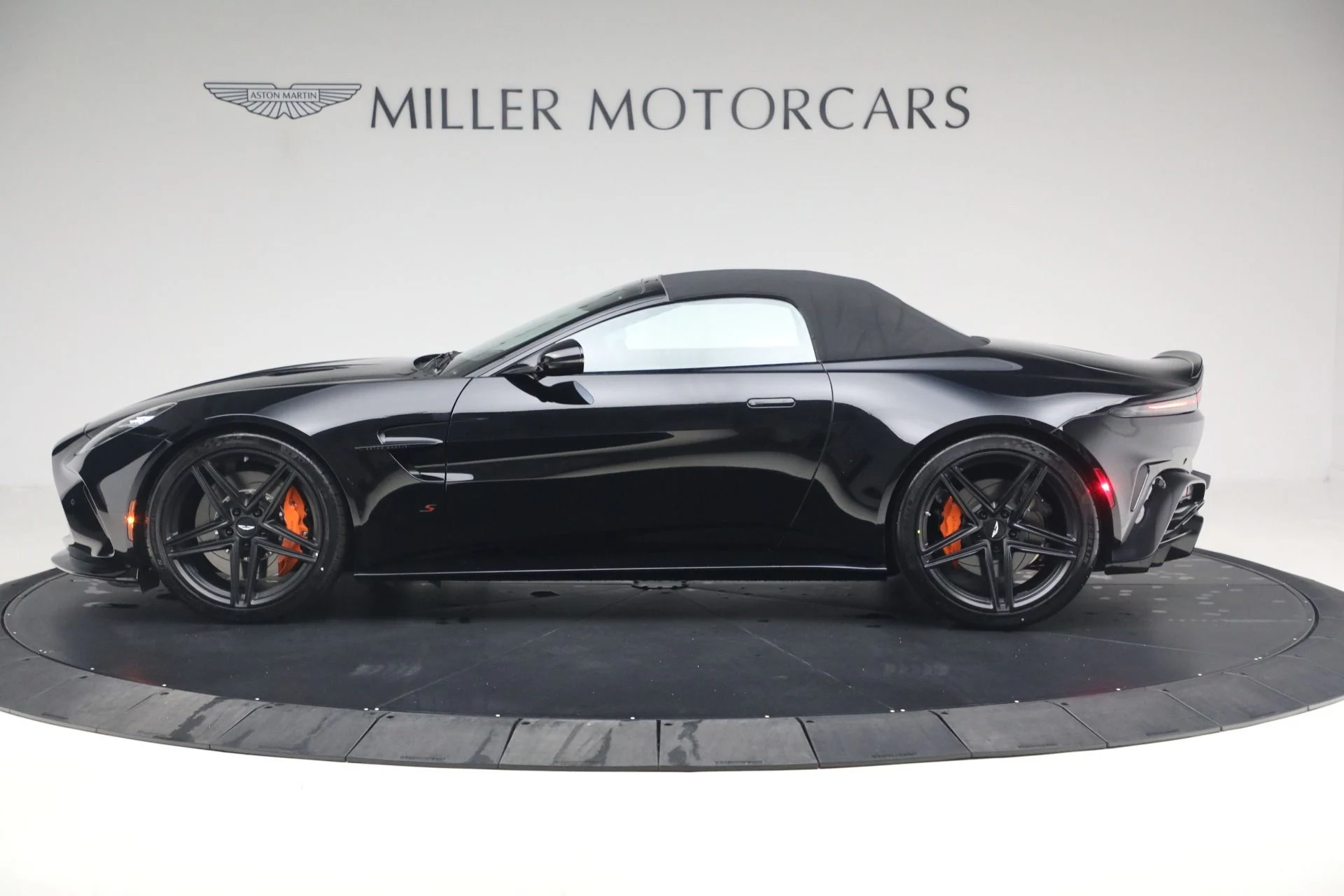 mph014_2359463832_New_2026_Aston_Martin_Vantage_S_Roadster_1790281816_95078e9718