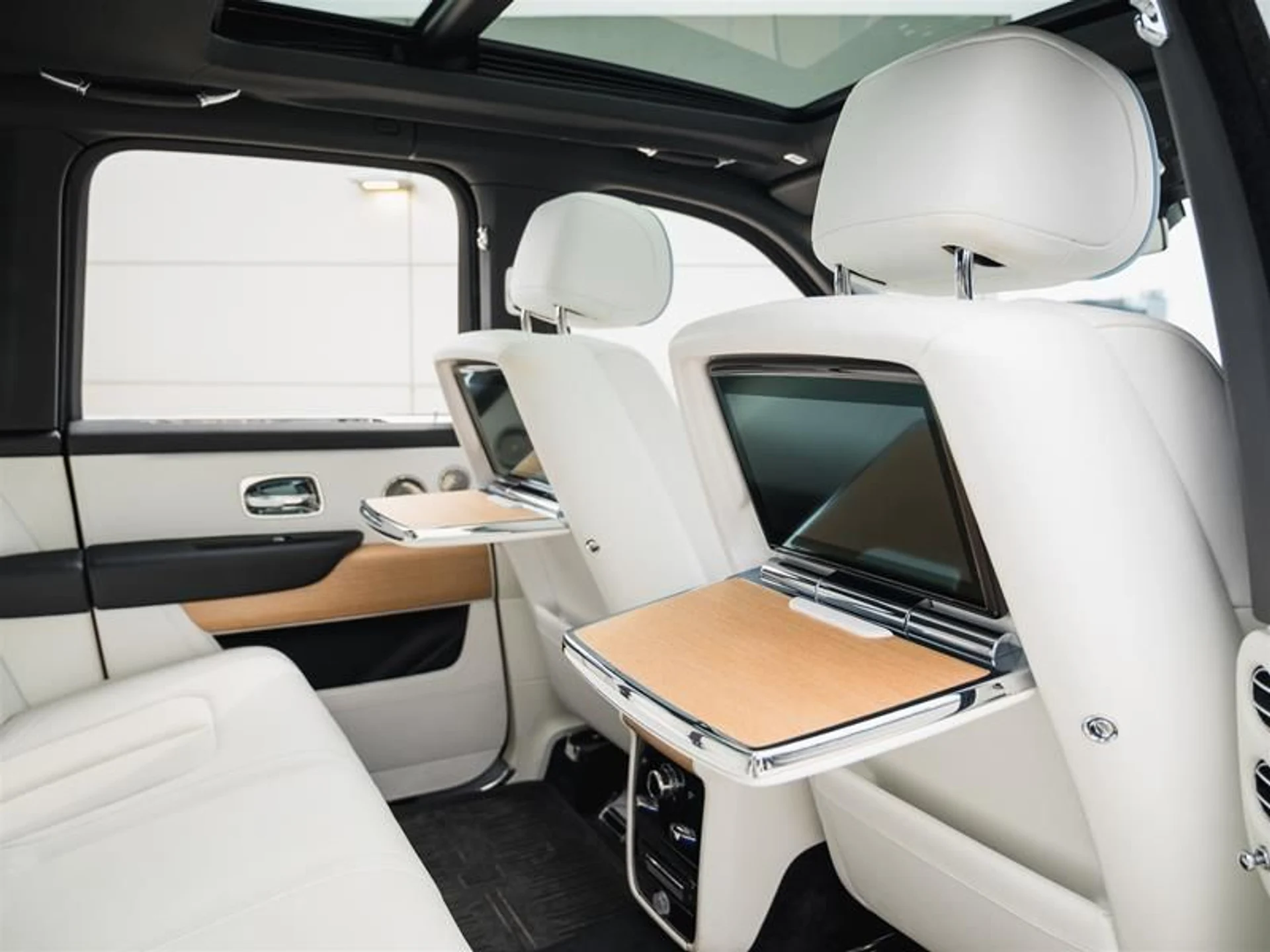 mph014_2363200888_uomgsexh_226209ae68