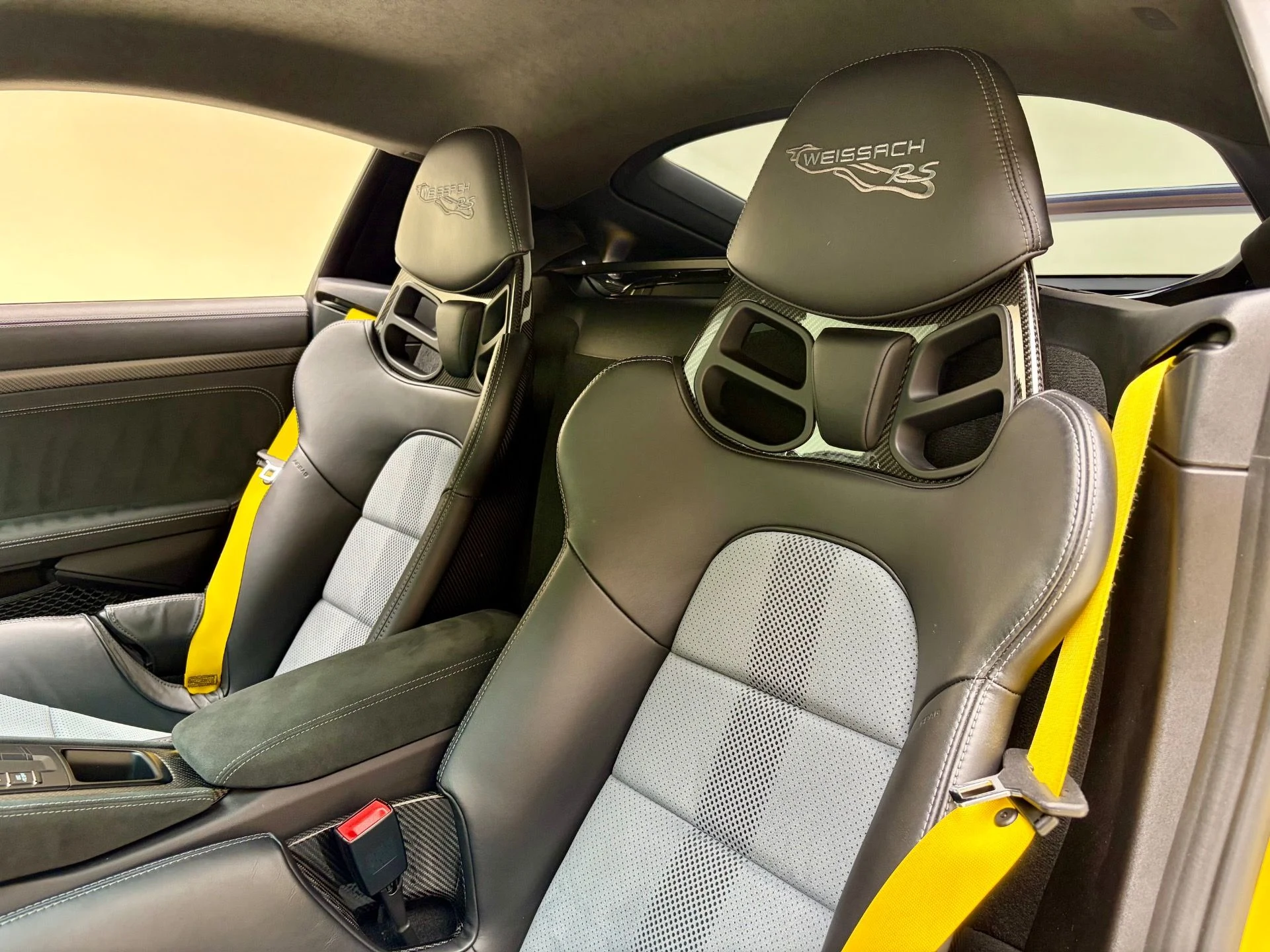 mph014_2367760217_Used_2023_Porsche_718_Cayman_GT_4_RS_1777938802_93fe09c69e