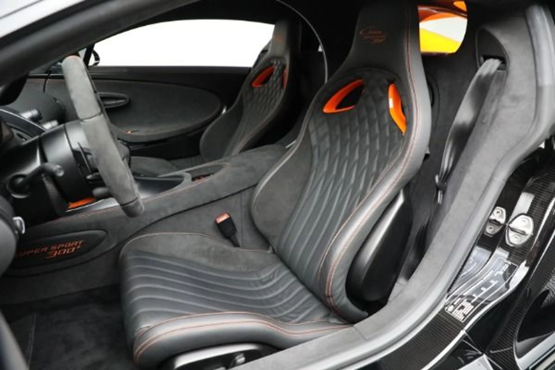 mph014_2369407270_Used_2022_Bugatti_Chiron_Super_Sport_3facfd5474