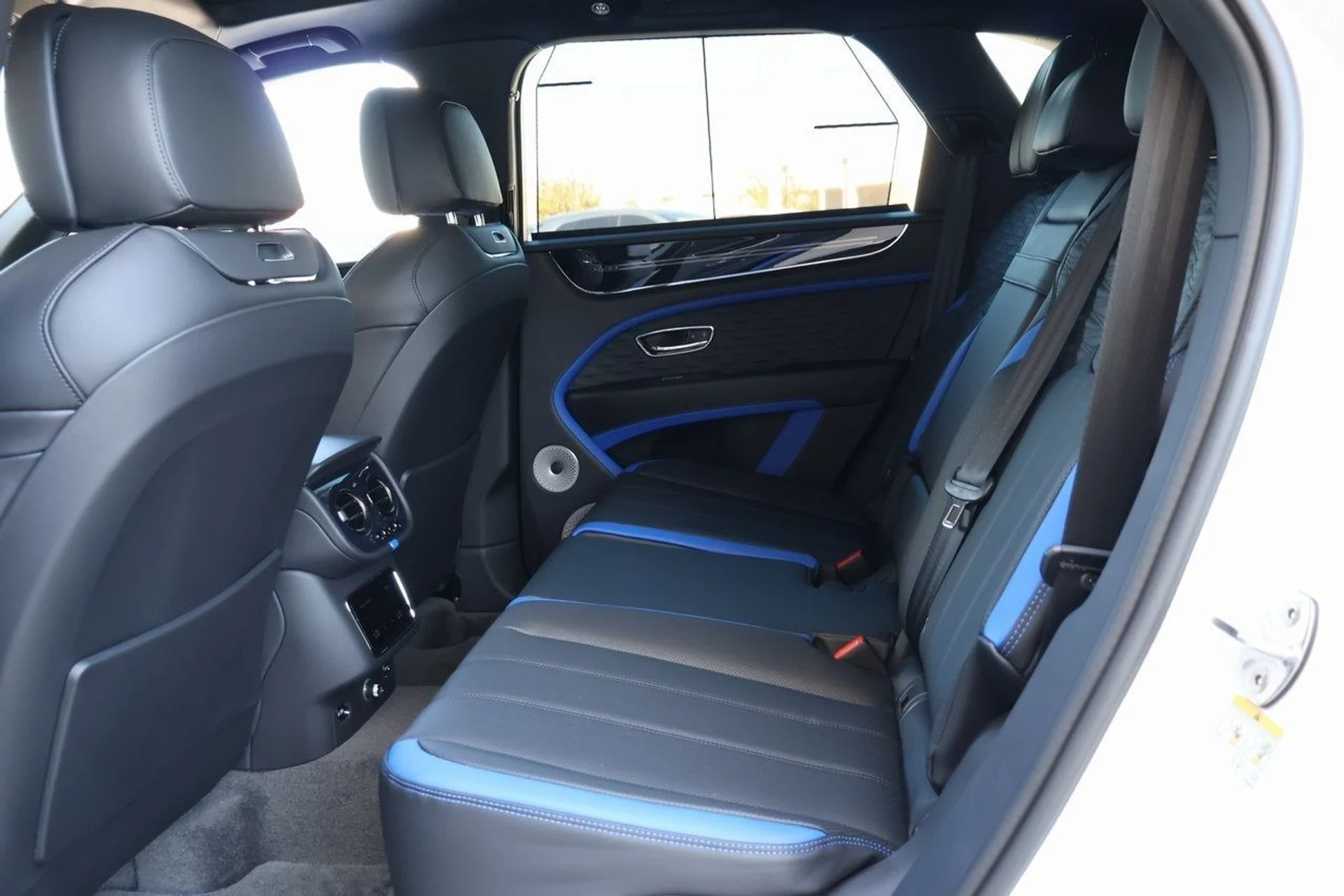 mph014_2374027725_15_4be78cf2fe