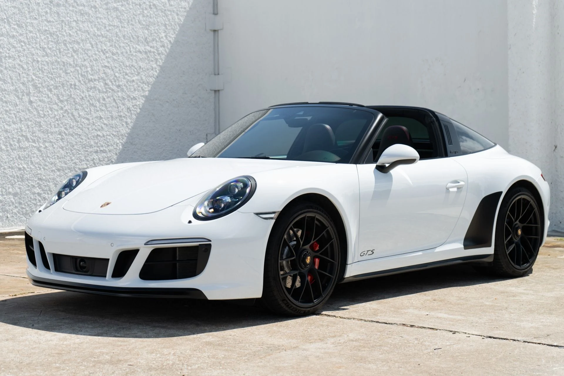 mph014_2382137140_Used_2018_Porsche_911_Targa_4_GTS_1791238615_b10ab77c5f