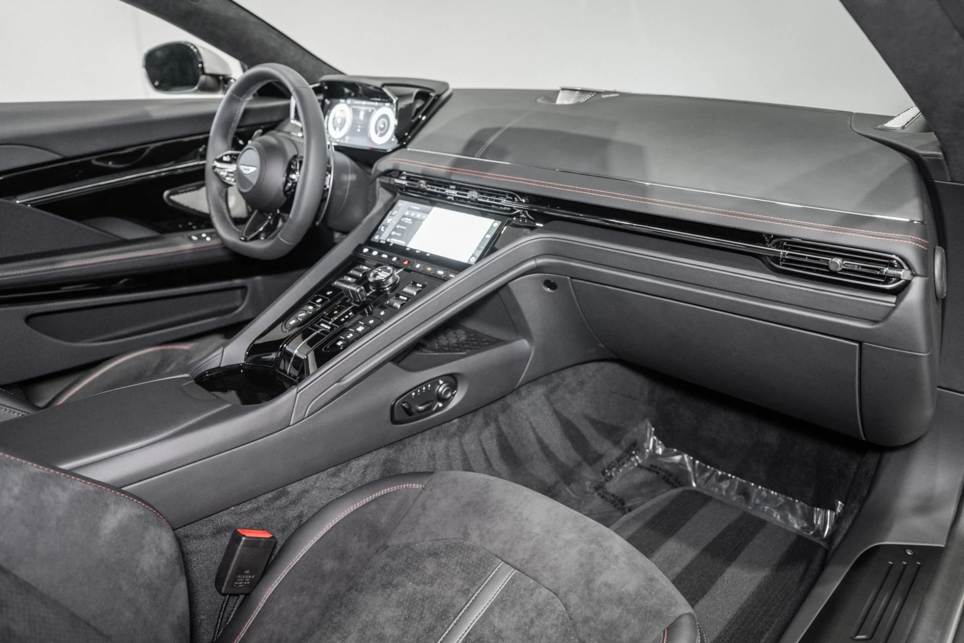 mph014_2383138972_New_2026_Aston_Martin_DB_12_S_1783088836_13834e2a70