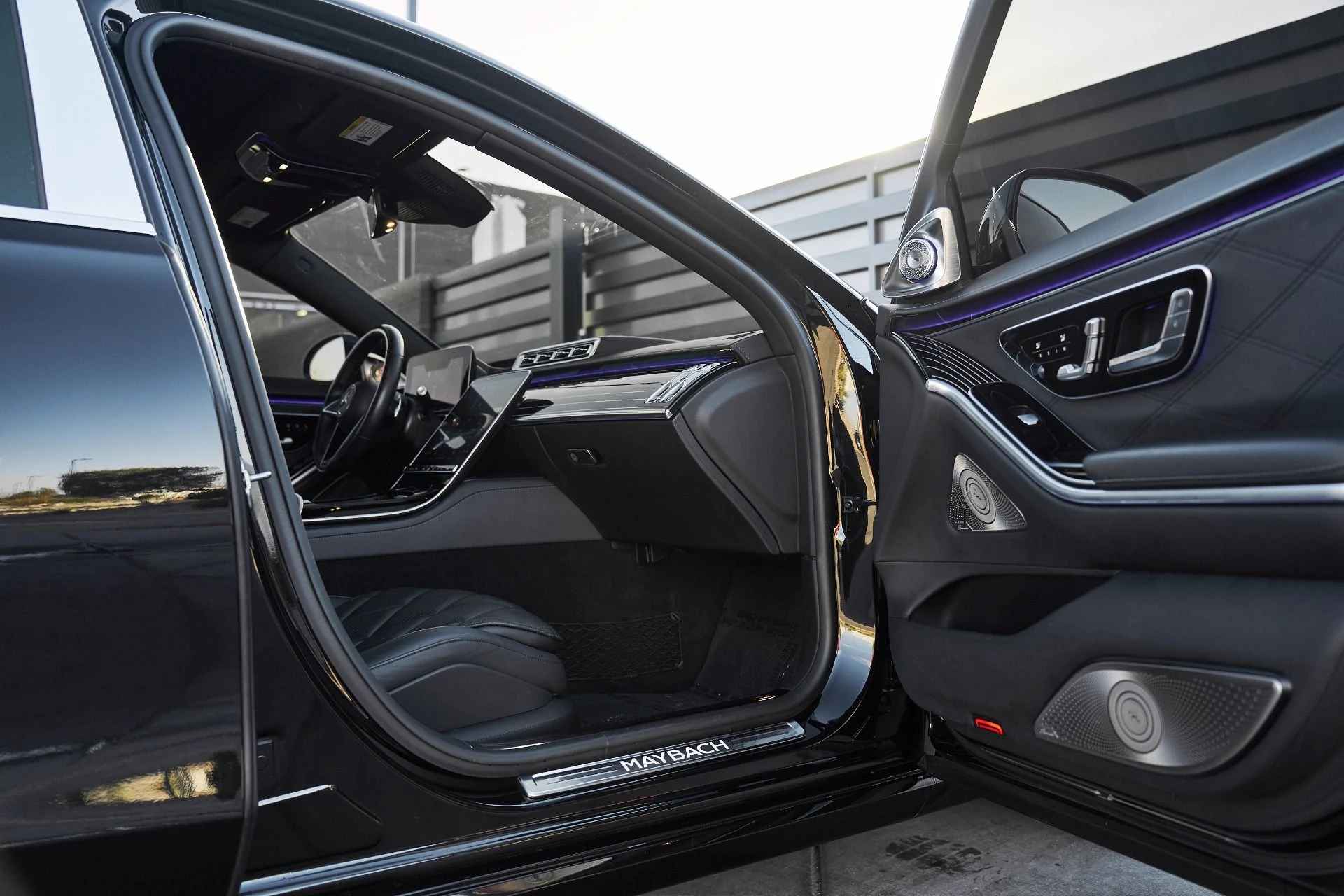 mph014_238451566_Used_2022_Mercedes_Benz_S_Class_Maybach_S_580_1763082551_82898cc585