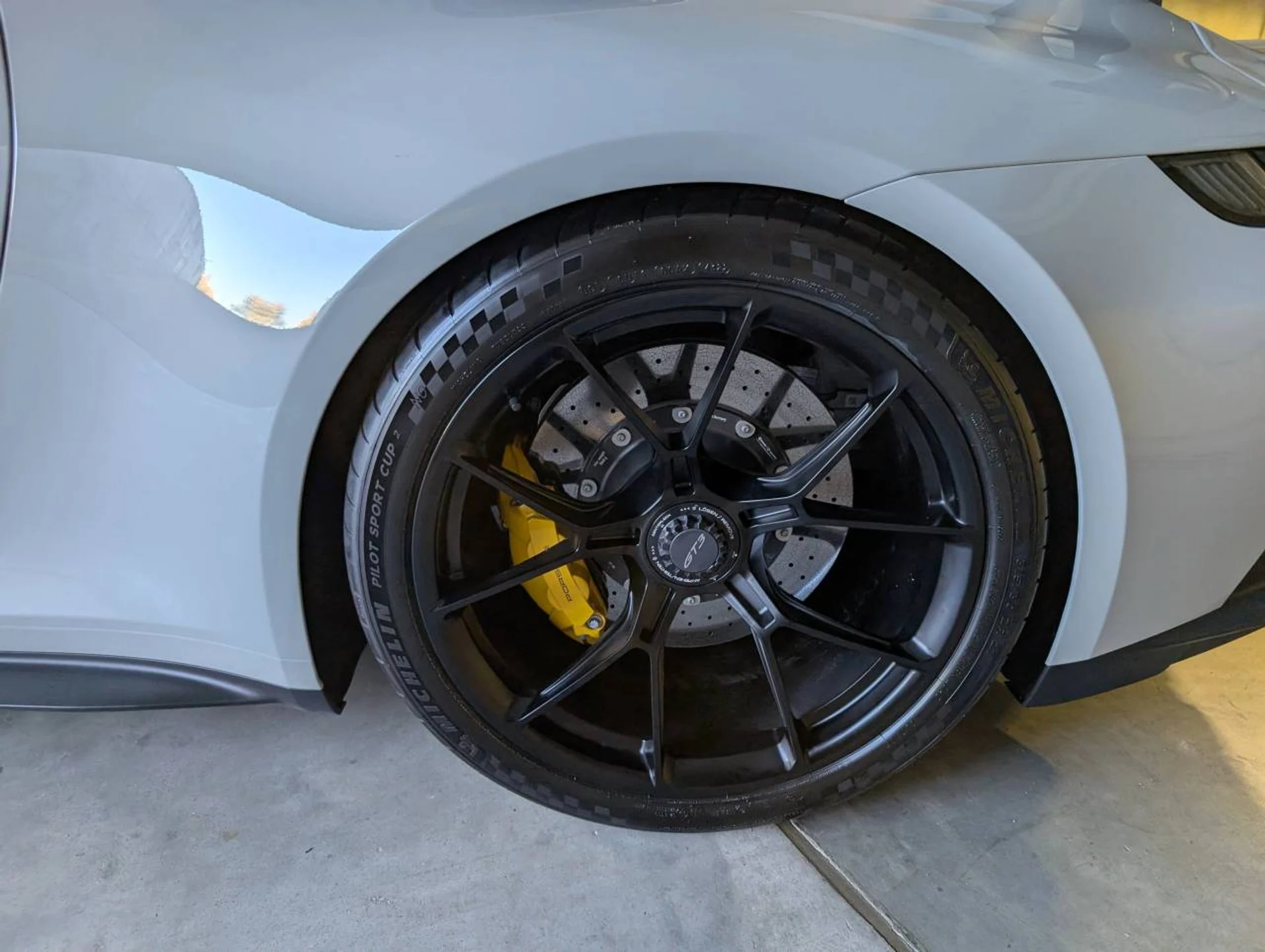 mph014_2391039786_fc98bd972d9c86a00c7282a928db9ed9x_e5f9db2740