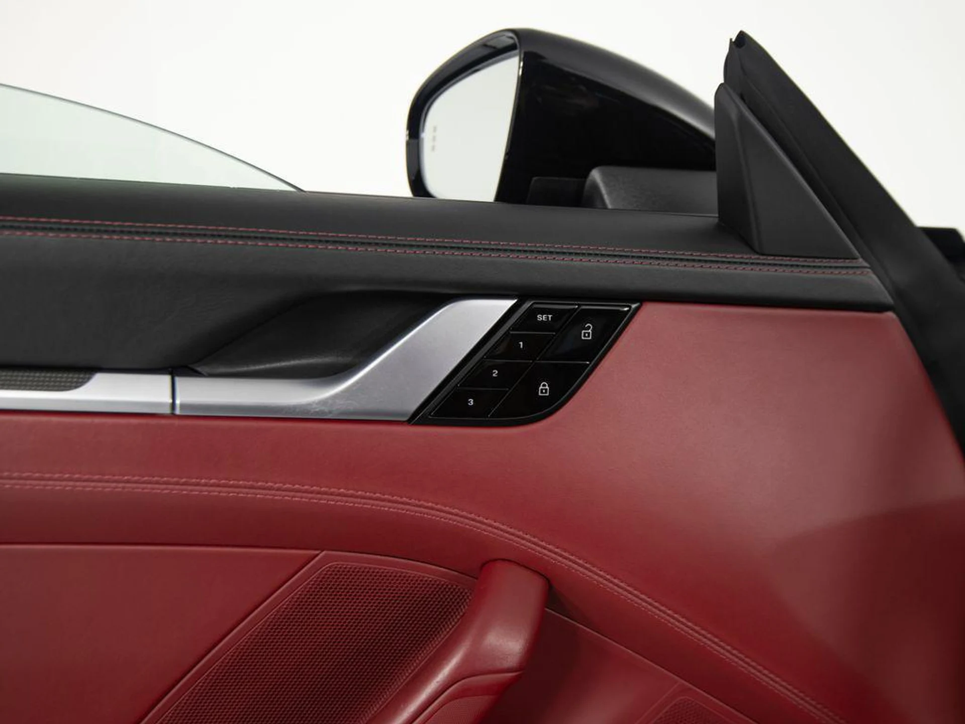 mph014_2395035624_m_V4f_UYAM_Njb_I16_OF_Wzz_Gnae_TU_w_8d884e9257