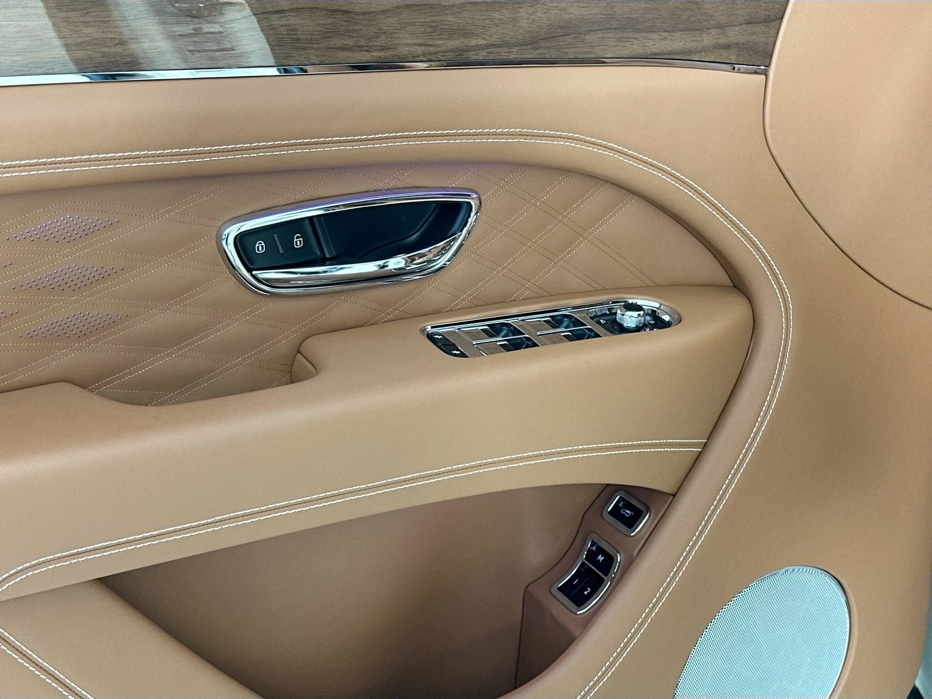 mph014_2397527065_15_6b98e0ca1e