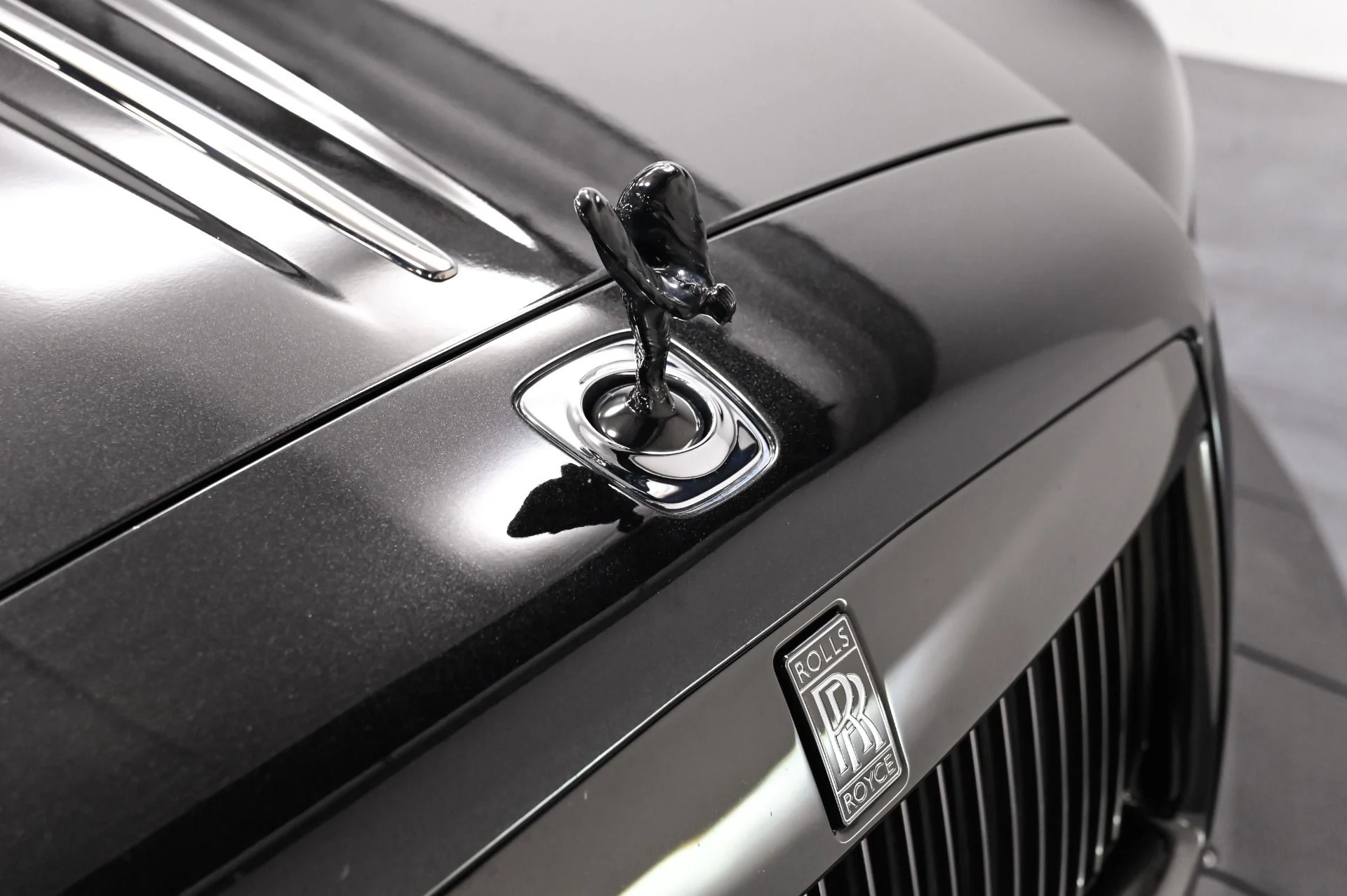 mph014_2401971565_Used_2017_Rolls_Royce_Ghost_Base_1792796263_3eb906d8b2