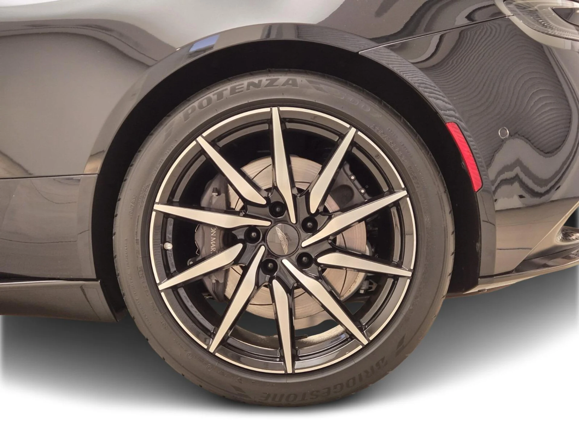 mph014_2402729756_Used_2021_Aston_Martin_DB_11_1764057861_39e16e6492