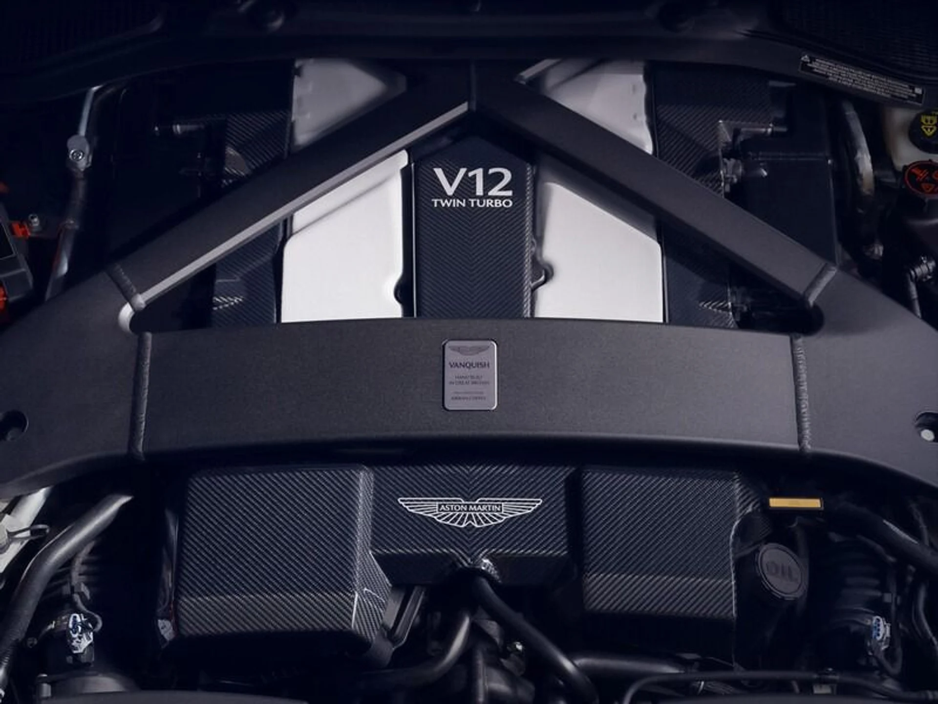 mph014_2409505936_New_2025_Aston_Martin_Vanquish_ba3761f4b7