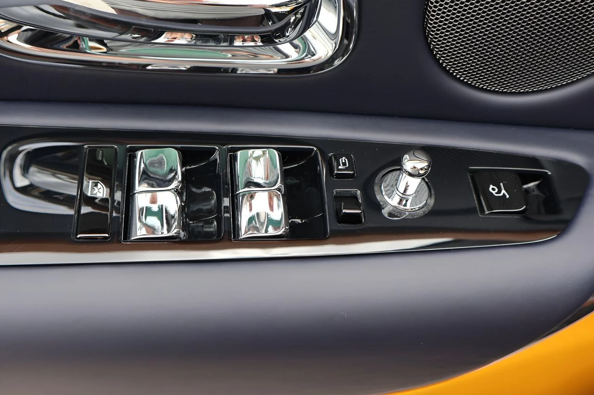 mph014_240987477_15_4636f38d01