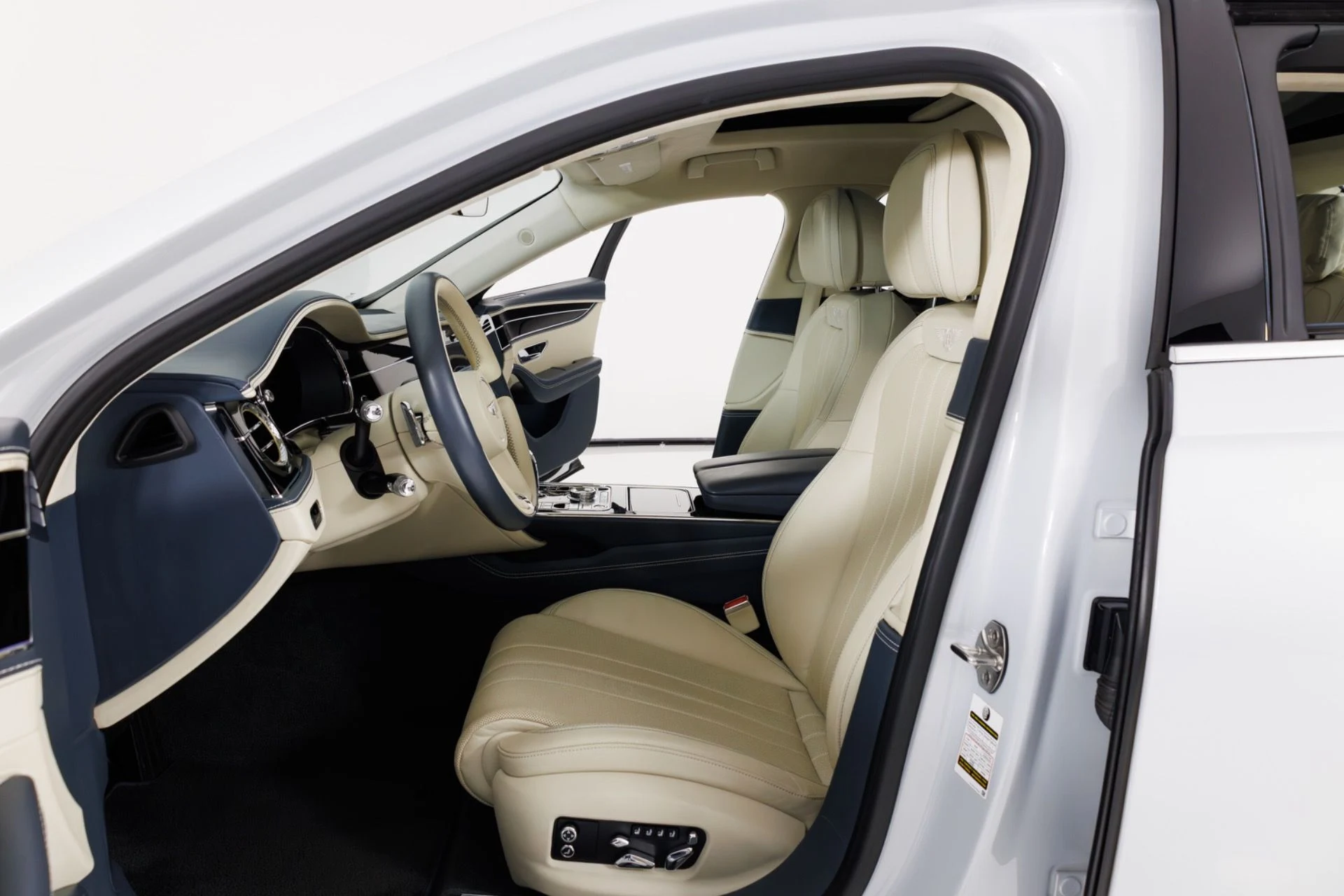 mph014_2417755598_Used_2020_Bentley_Flying_Spur_W12_1776899547_d14a8f9da3