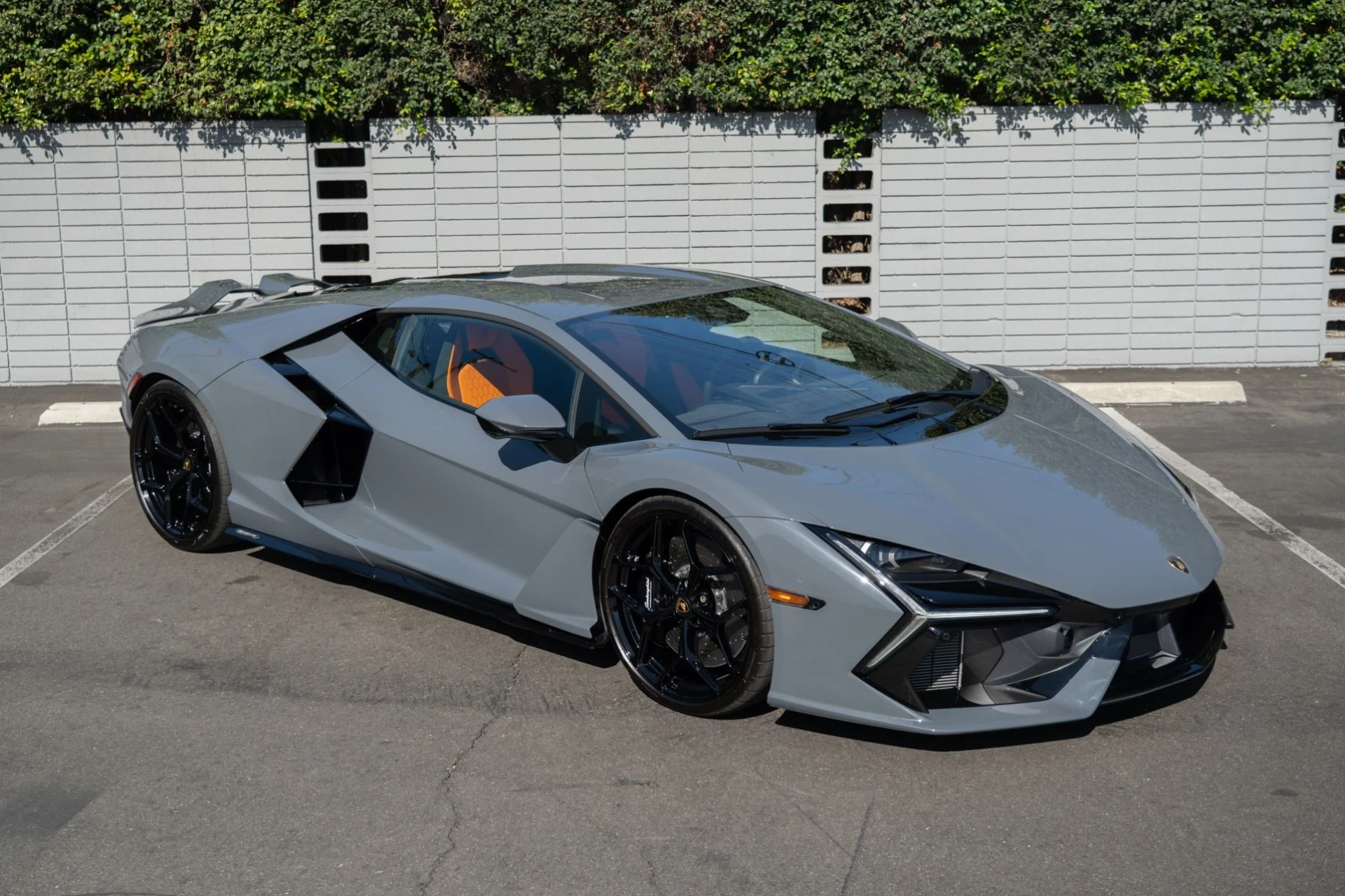 mph014_2419276209_Used_2024_Lamborghini_Revuelto_1755720584_cadcf6c2bc