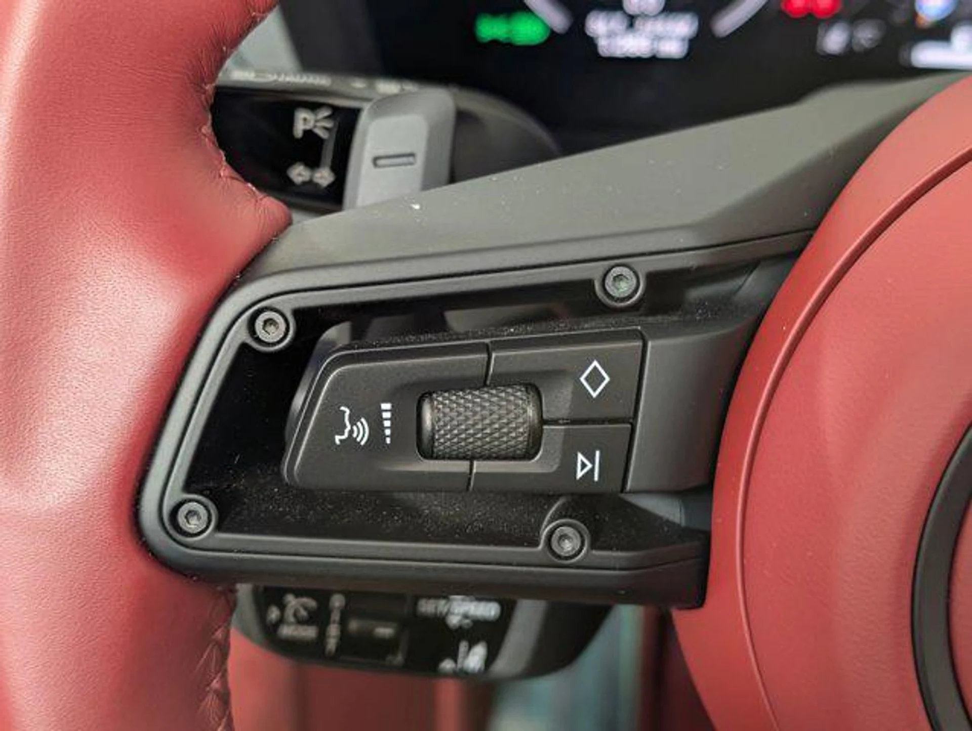 mph014_2423283006_GV_Ne_1_RM_r_Rh_z_B_a3_CV_Xjik_E6_Q_74576551a2