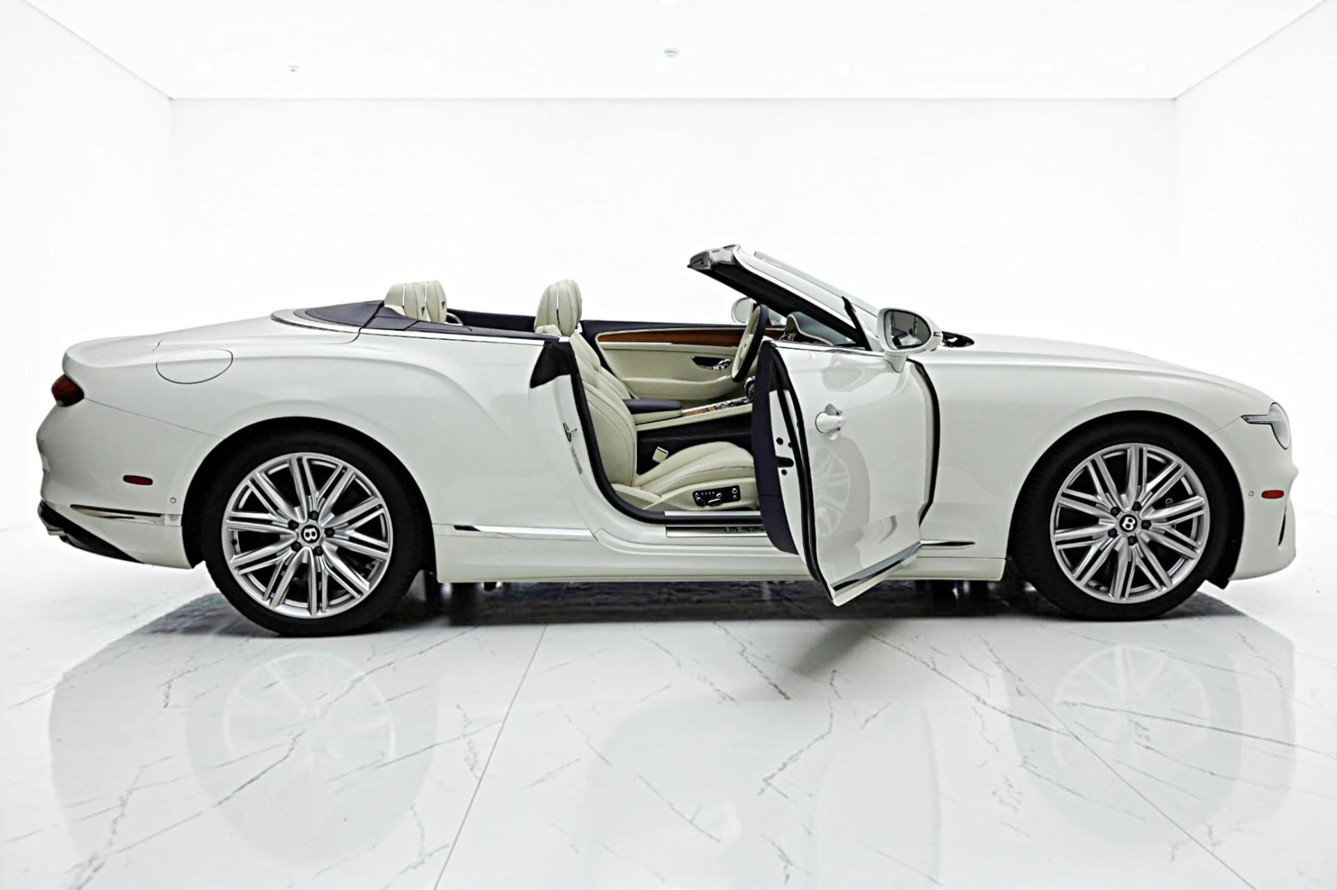 mph014_2424584232_New_2026_Bentley_Continental_GTC_bb722bd8e6