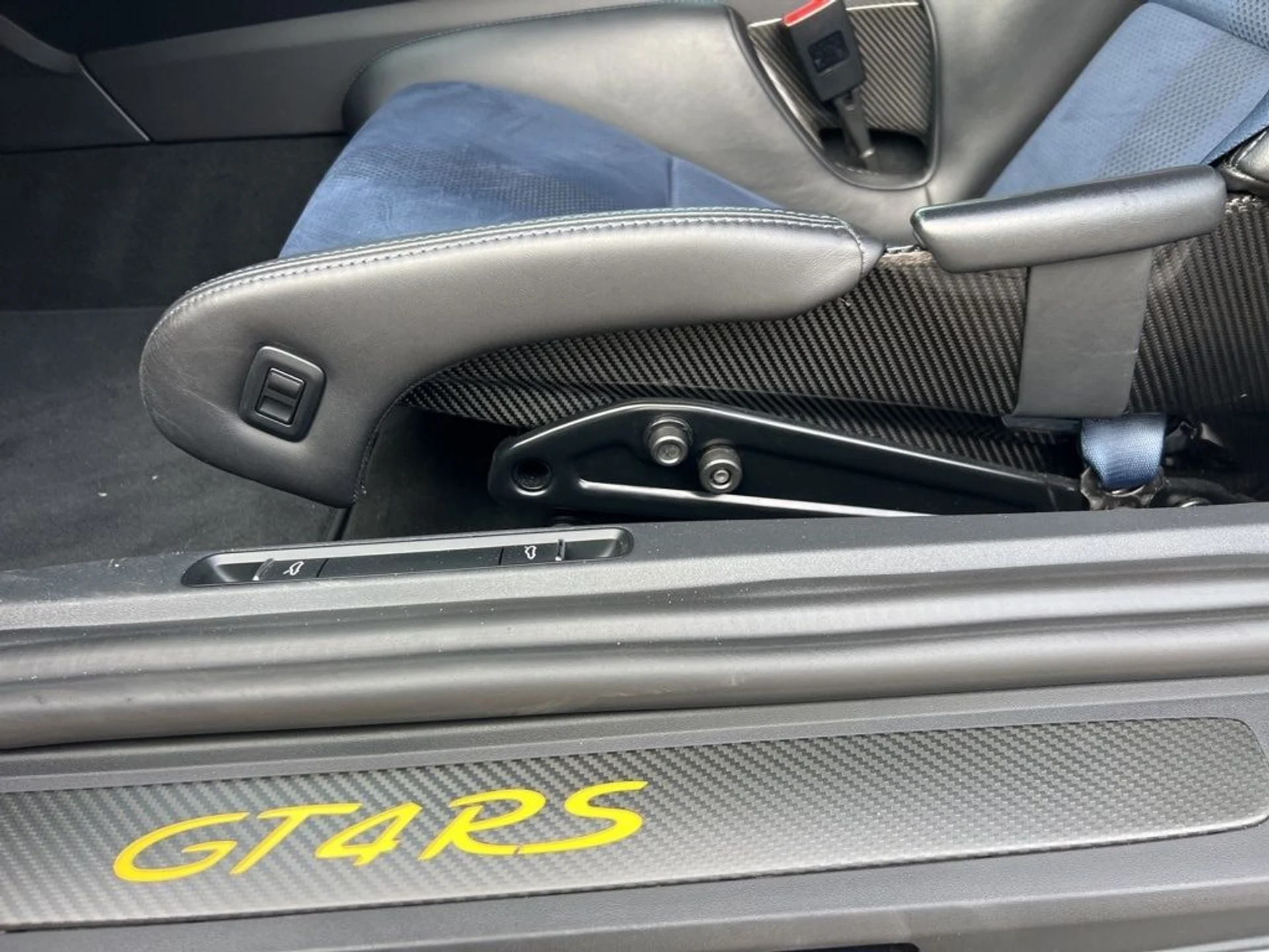 mph014_2426941758_6fda9c6f976ff91329315959b5972b66x_9d49705842