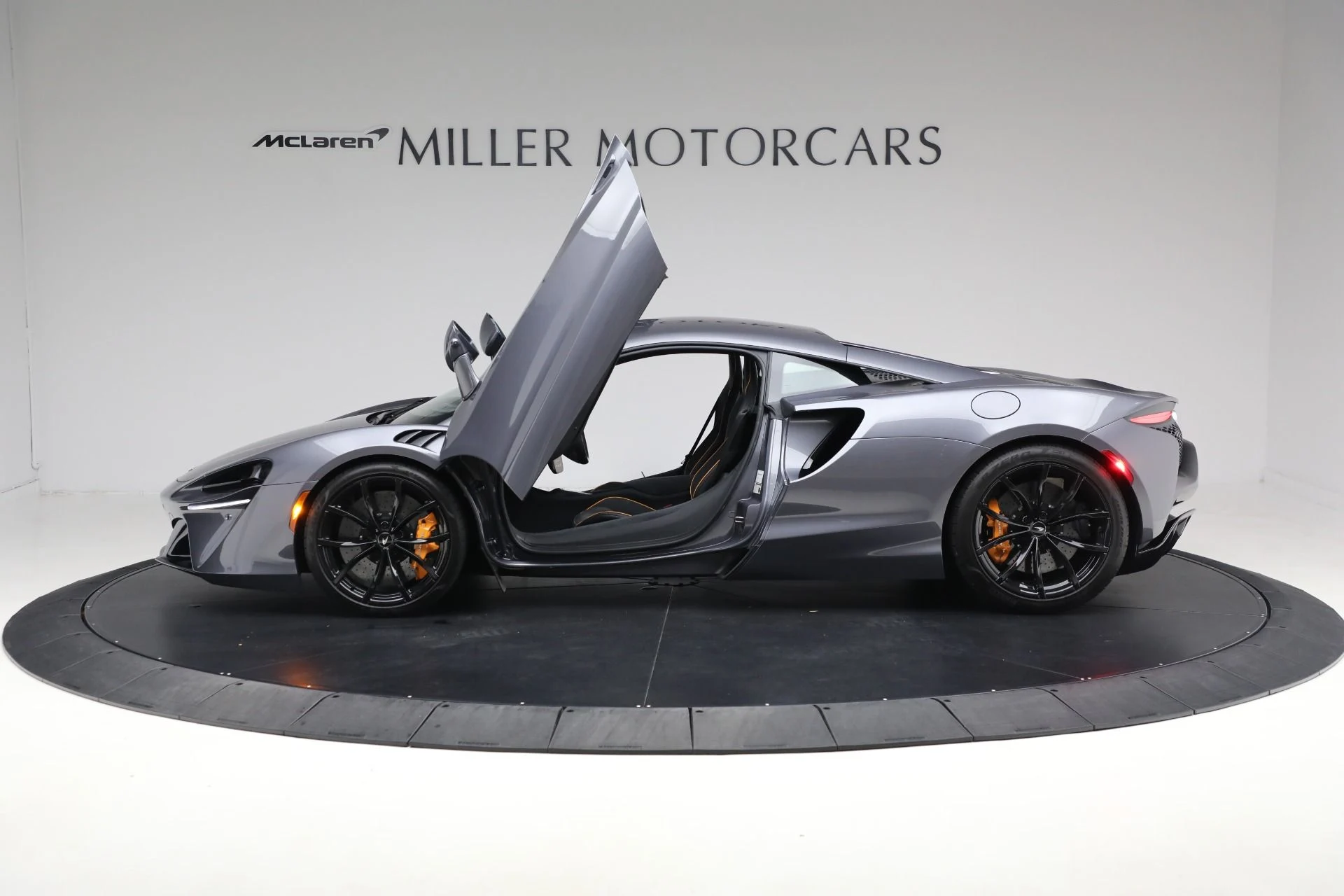 mph014_2427459771_Used_2024_Mc_Laren_Artura_Performance_a444921e33