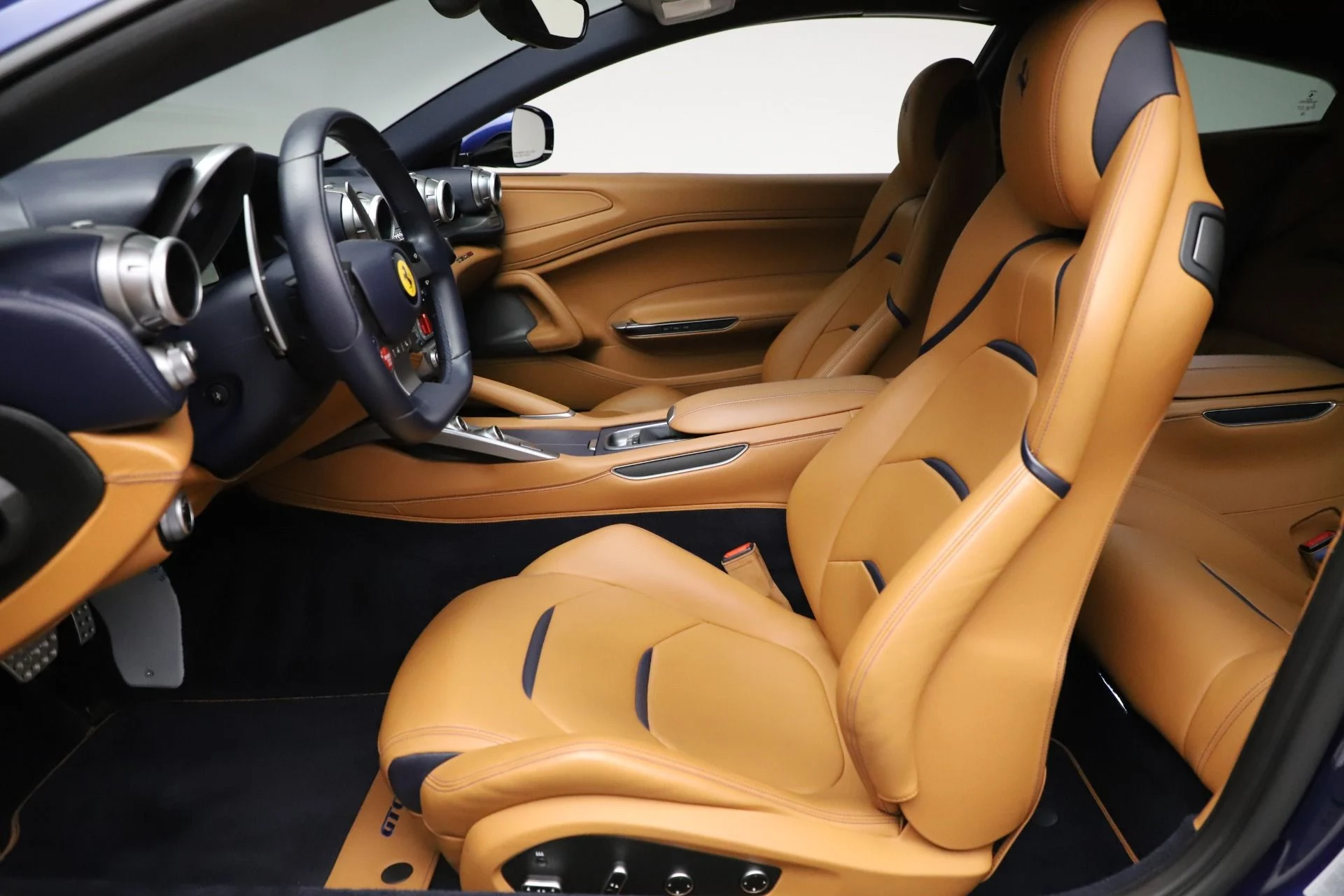 mph014_2432665978_Used_2017_Ferrari_GTC_4_Lusso_4a7de3198b
