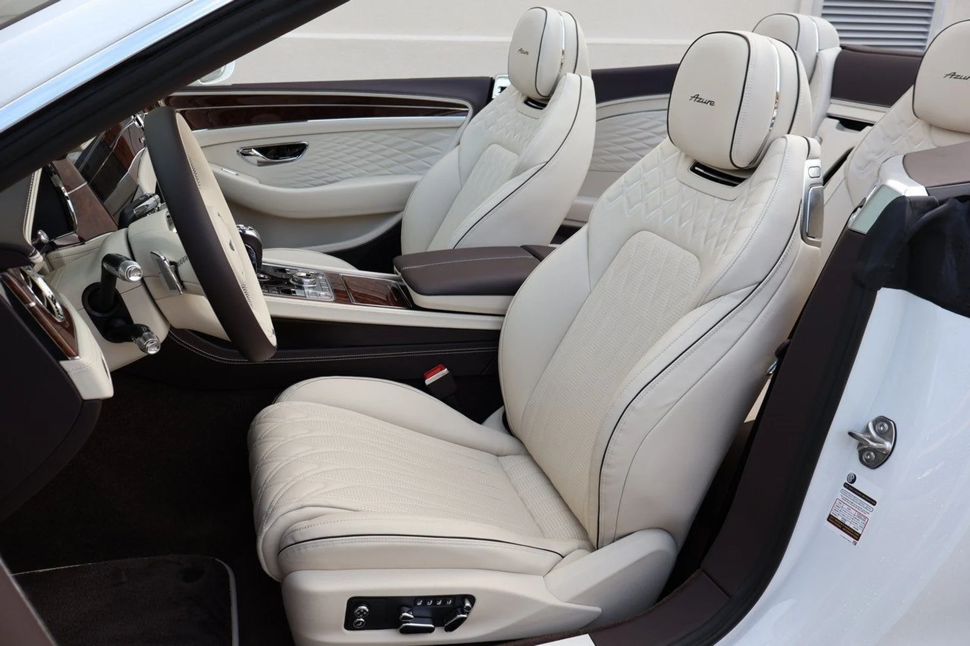 mph014_2433651102_15_ceb3007f69