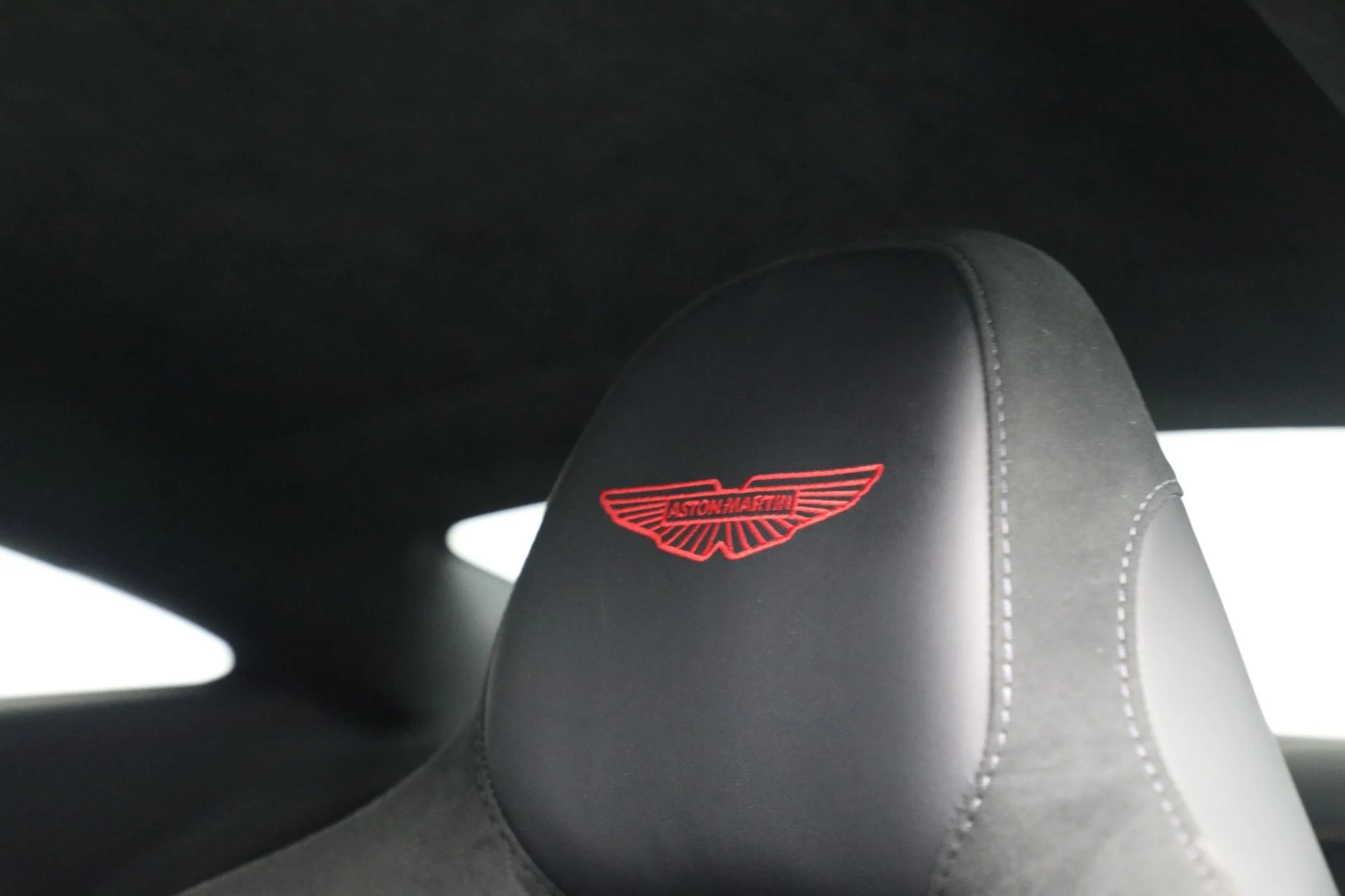 mph014_2434854311_Used_2025_Aston_Martin_DB_12_V8_66ddfedf2b