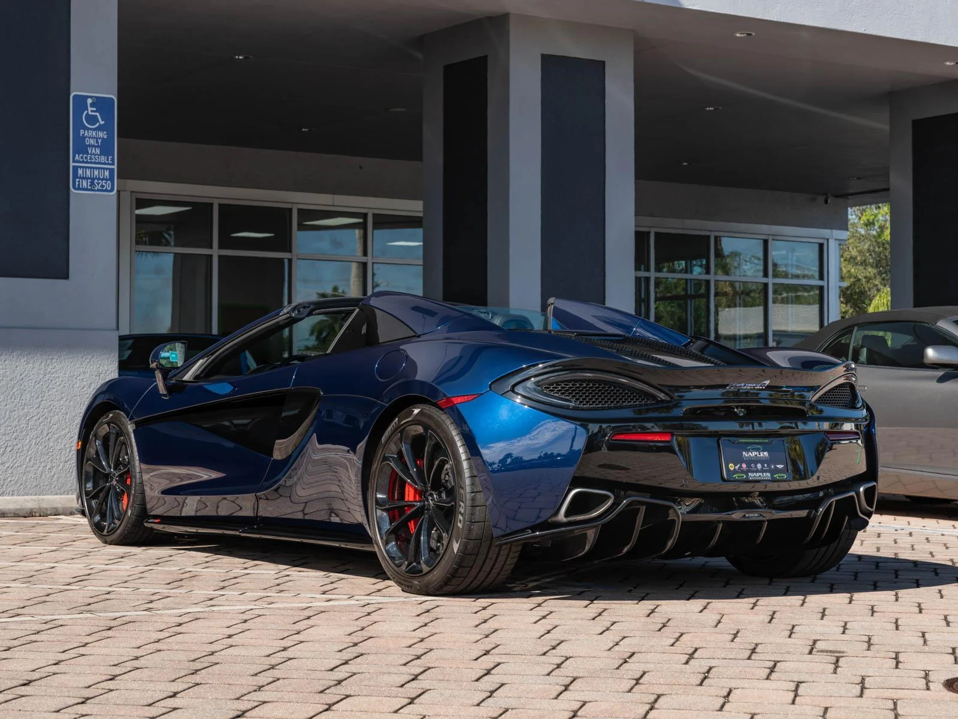 mph014_2435054837_Used_2020_Mc_Laren_570s_Spider_1778774516_1ddd437257