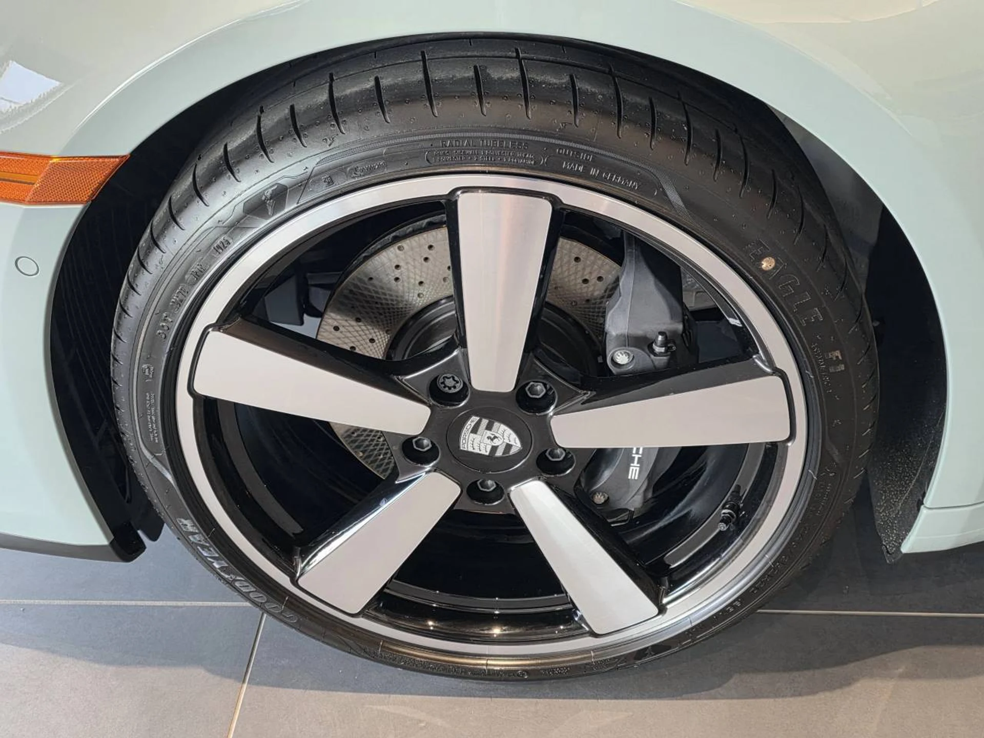 mph014_2435523229_1280_0b49b5f1d0