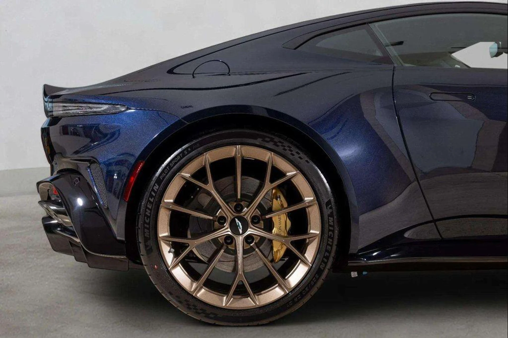 mph014_2436359647_Ck_Vv_Mw4_HY_On_OY_2_Opr_Ez1_C_Eb_X9o_E_c1754363a8