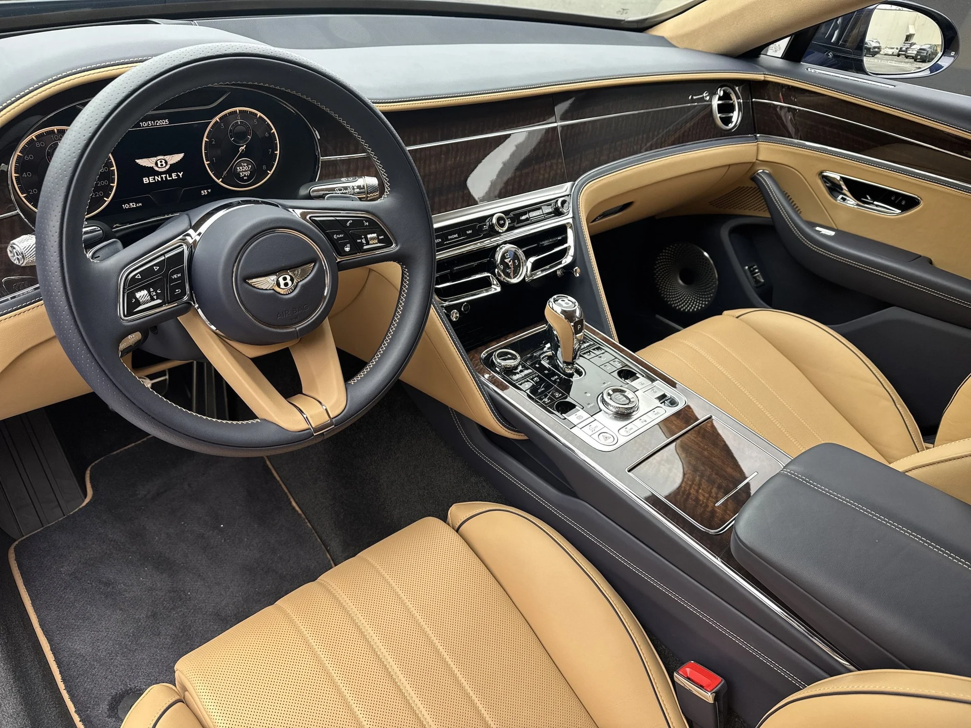 mph014_2441961149_590af2a66568026954e748c0044940a3x_e454a214df