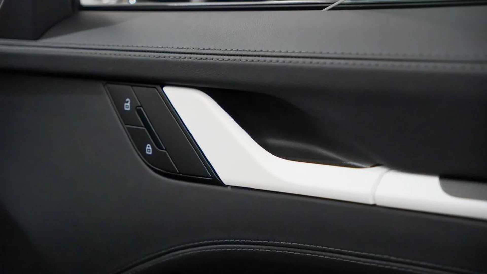 mph014_2442476471_r_U2_6_Ir_N_Hl68x9jv_R_Qxhg_Nu_Yms_5efc2ae99e