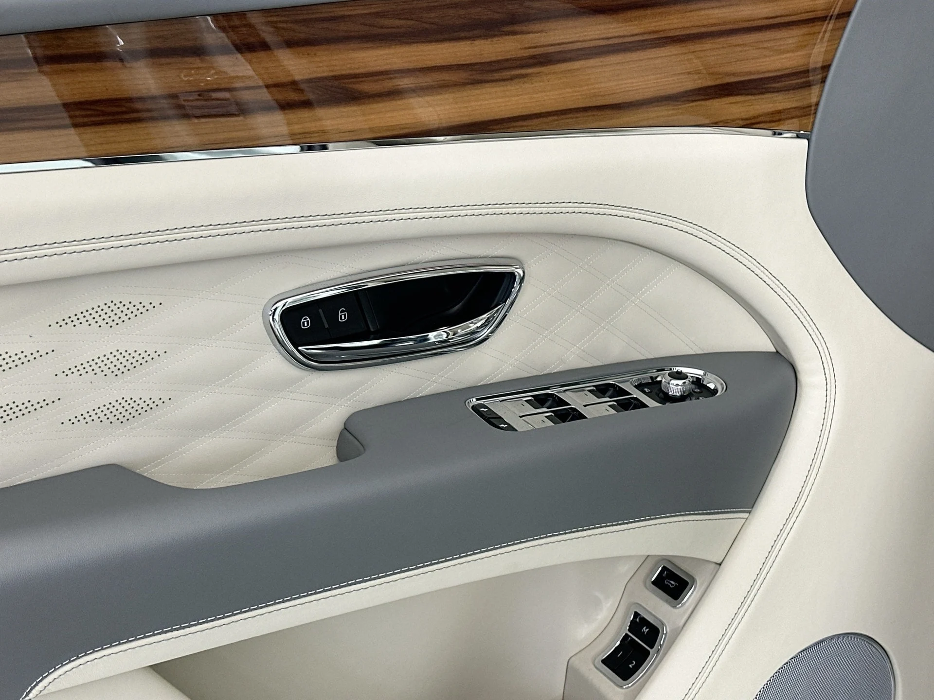 mph014_244846478_15_7af1b791e4