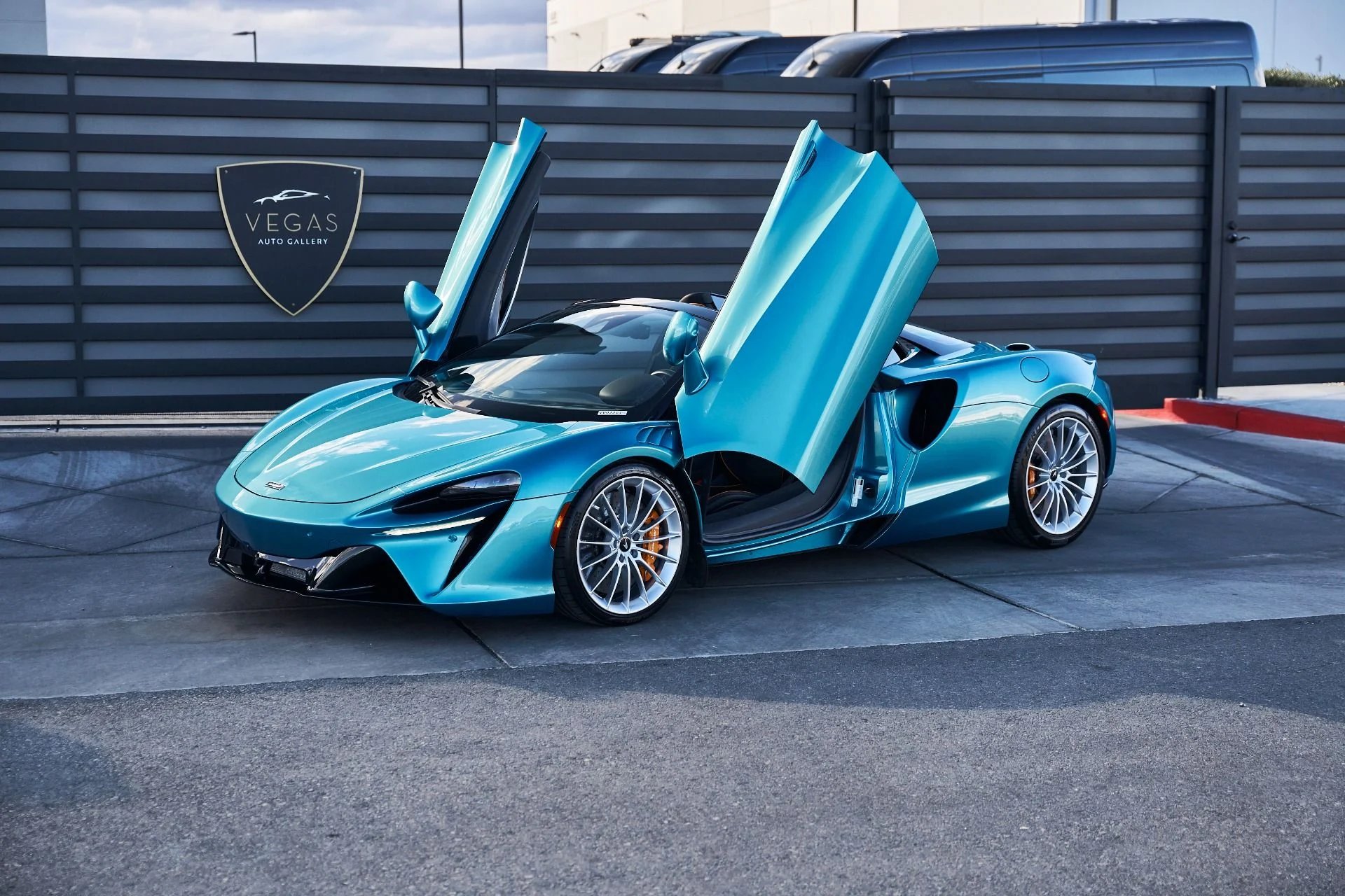 mph014_2448486202_Used_2025_Mc_Laren_Artura_1771382292_b6e796e3bd