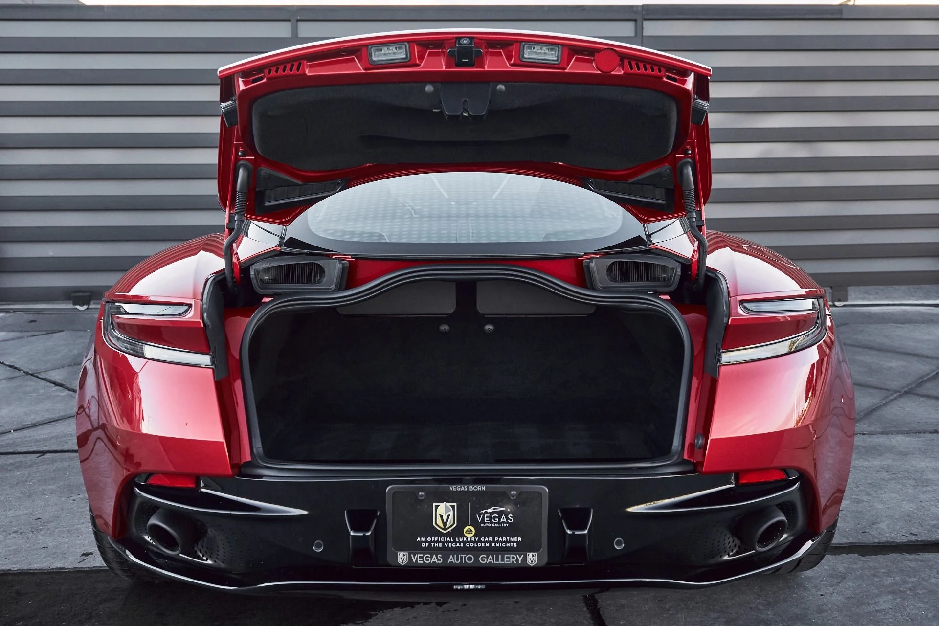 mph014_2458843777_Used_2024_Aston_Martin_DB_12_1767839996_1252e73932