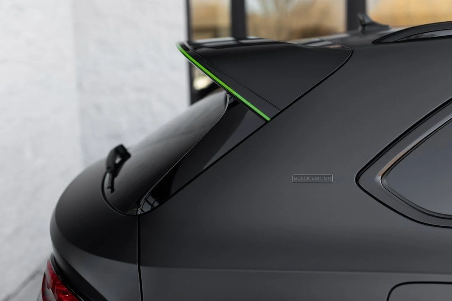 mph014_246702997_94a88d5c1b8a9d6f6664a94bfb4d7c0cx_637b11f64f