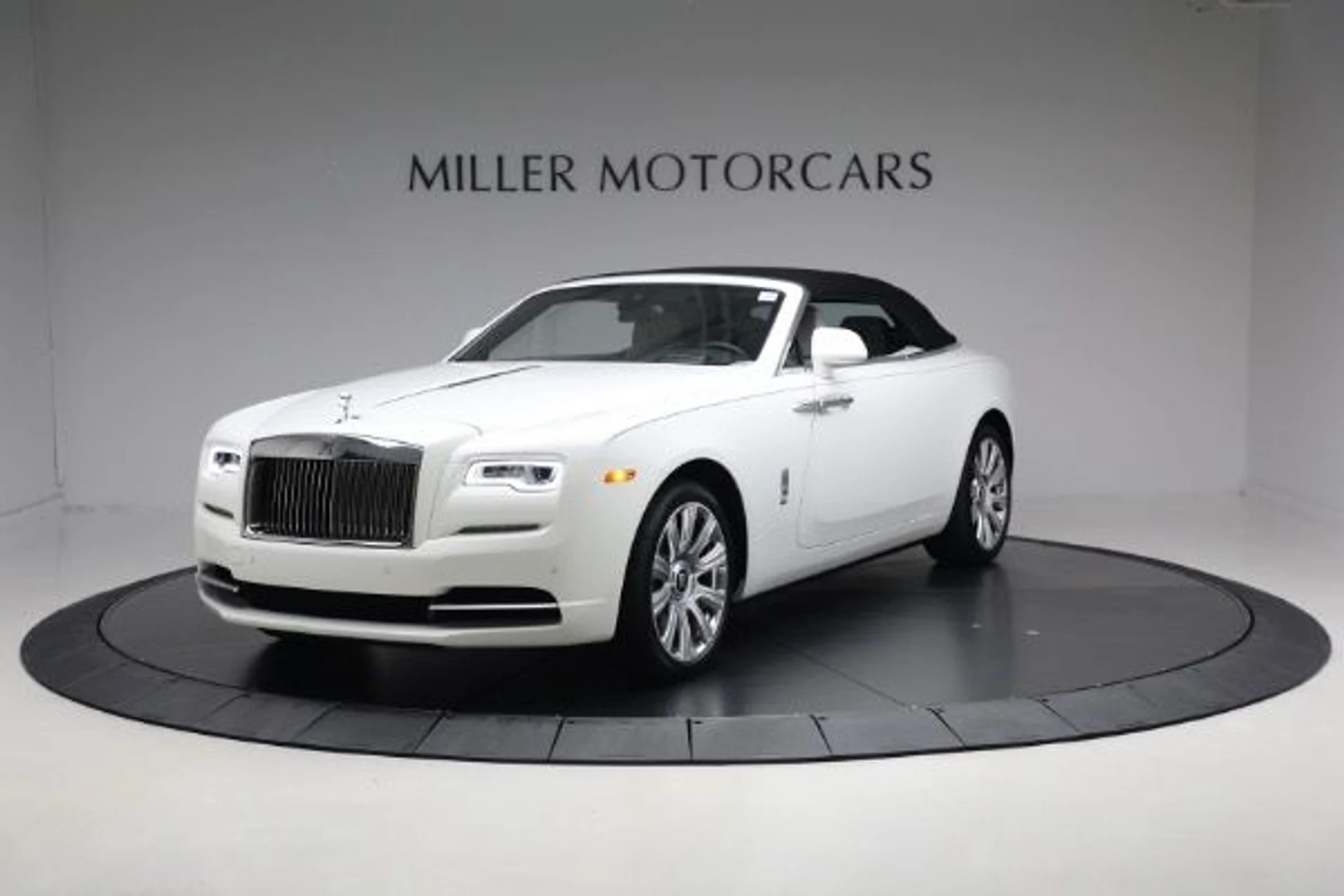 mph014_2469204011_Used_2018_Rolls_Royce_Dawn_e5497a9fd3