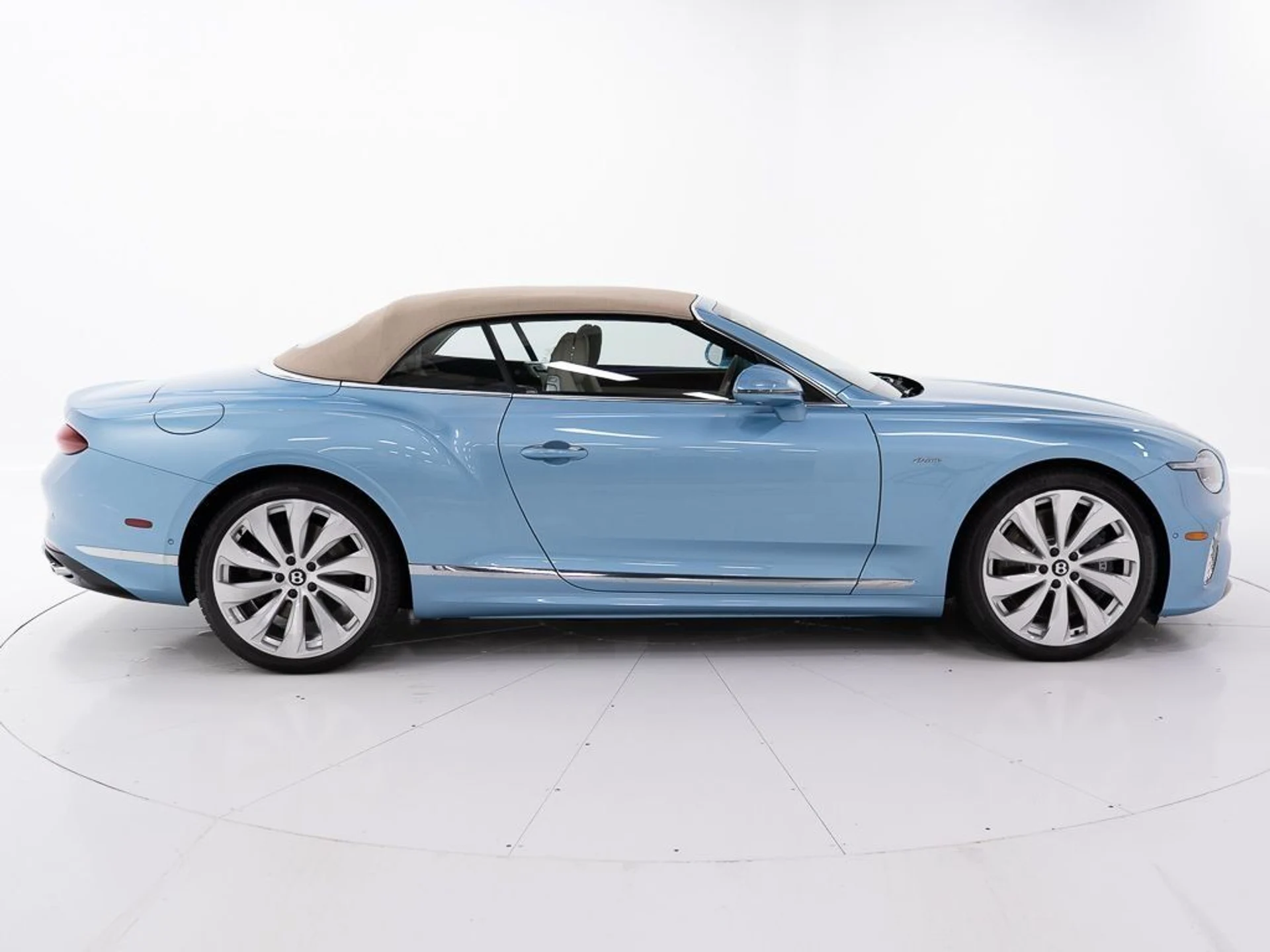 mph014_247045659_3b2c2625e87847edb33784aa13ffd6a1_f2445f96e1