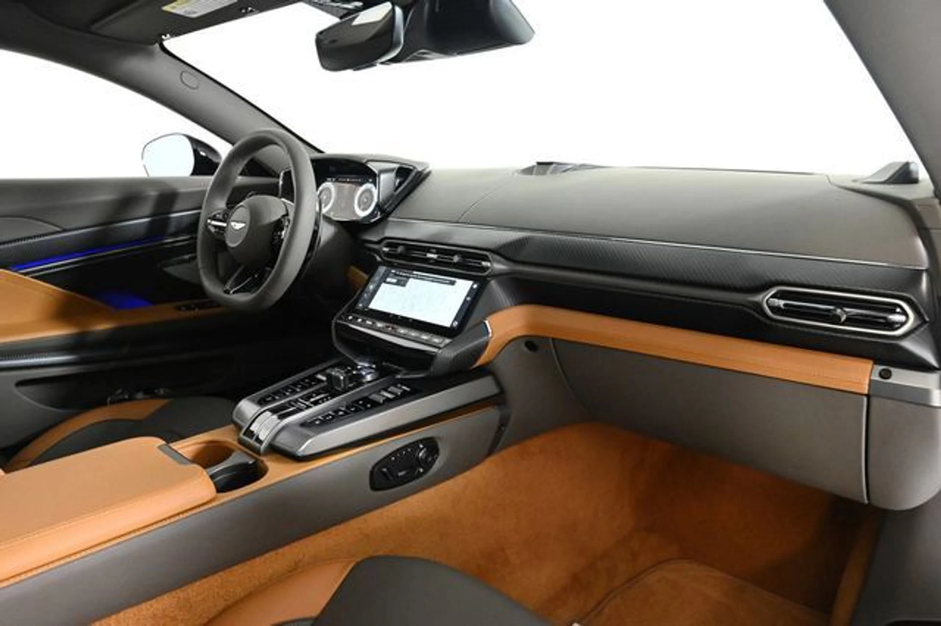 mph014_2476137612_new_2025_aston_martin_vanquish_coupe_11350_22897480_14_640_2d1c80943c