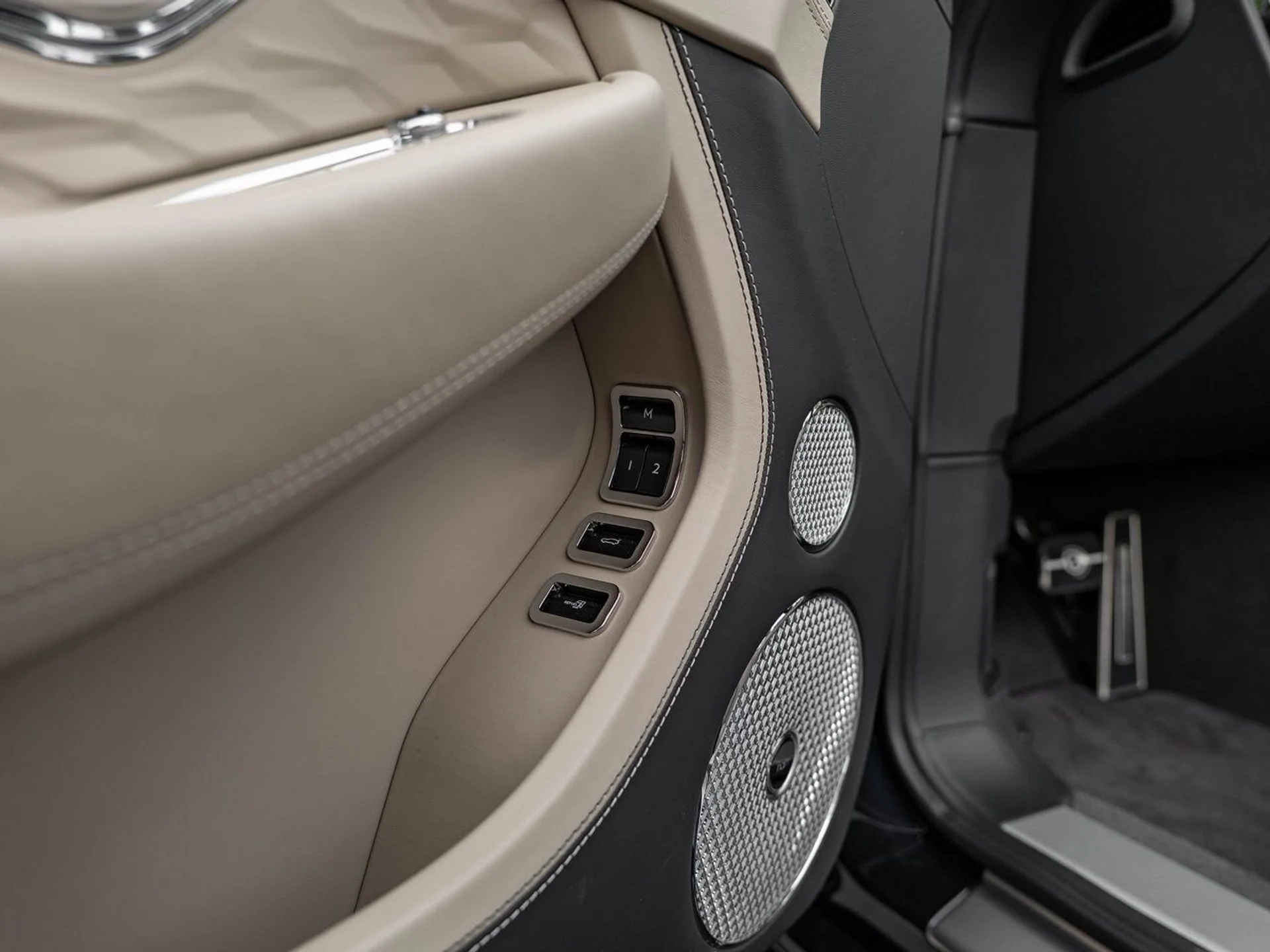 mph014_2484455260_b6dccb79cd5364820fab0708ff03aed5x_4e411c4ed1