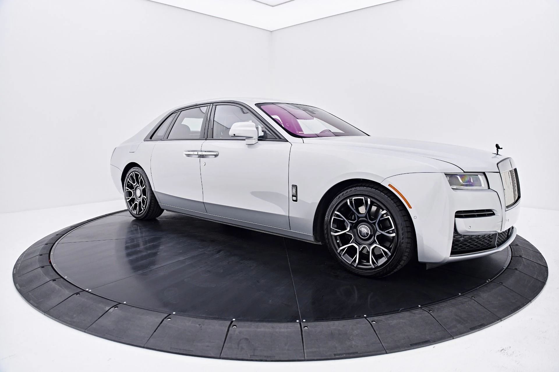 mph014_2491592472_Used_2024_Rolls_Royce_Ghost_BLACK_BADGE_1787878325_ad4f9fc48a