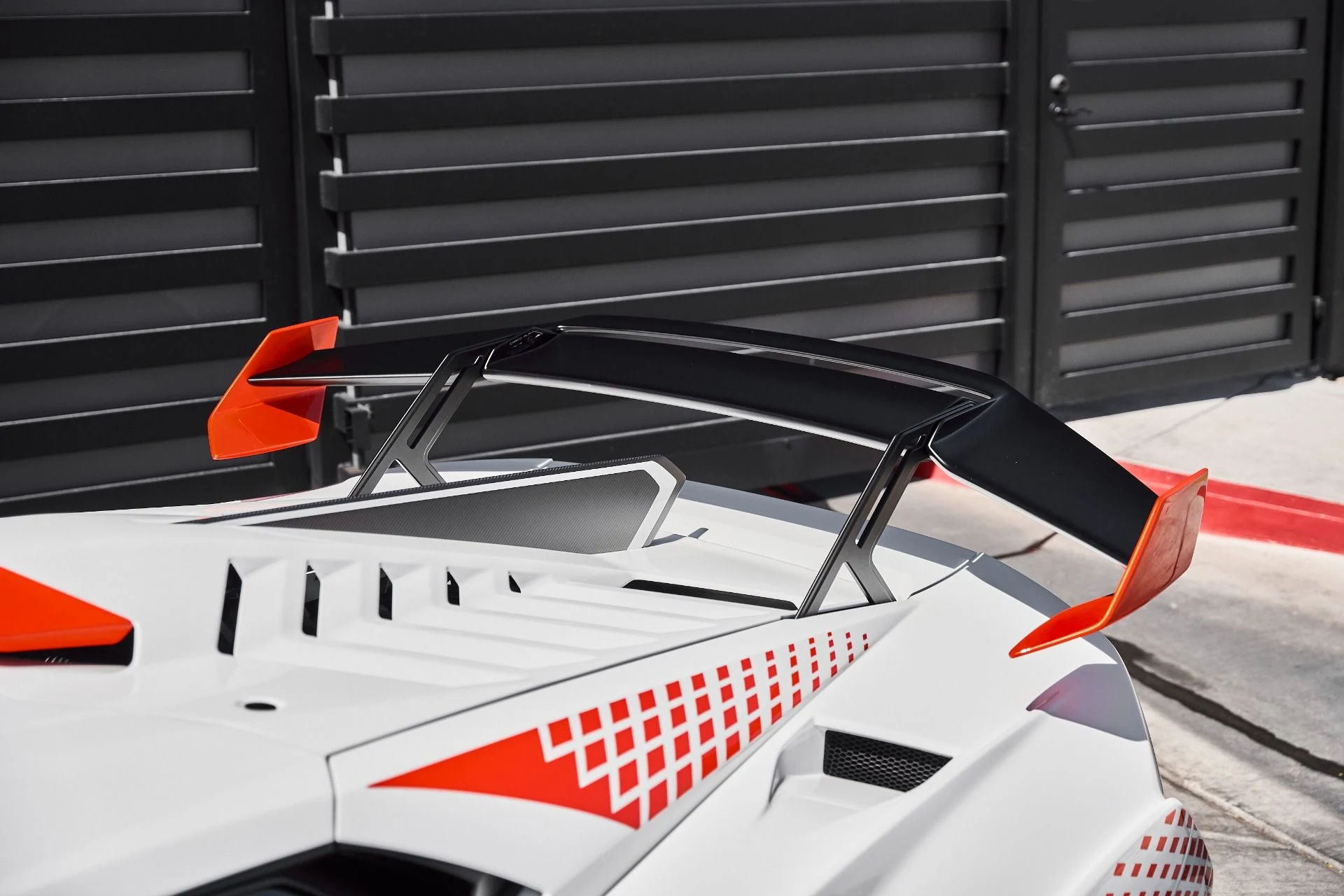 mph014_2495579878_Used_2024_Lamborghini_Huracan_STO_Base_1775782794_861bc7f49f