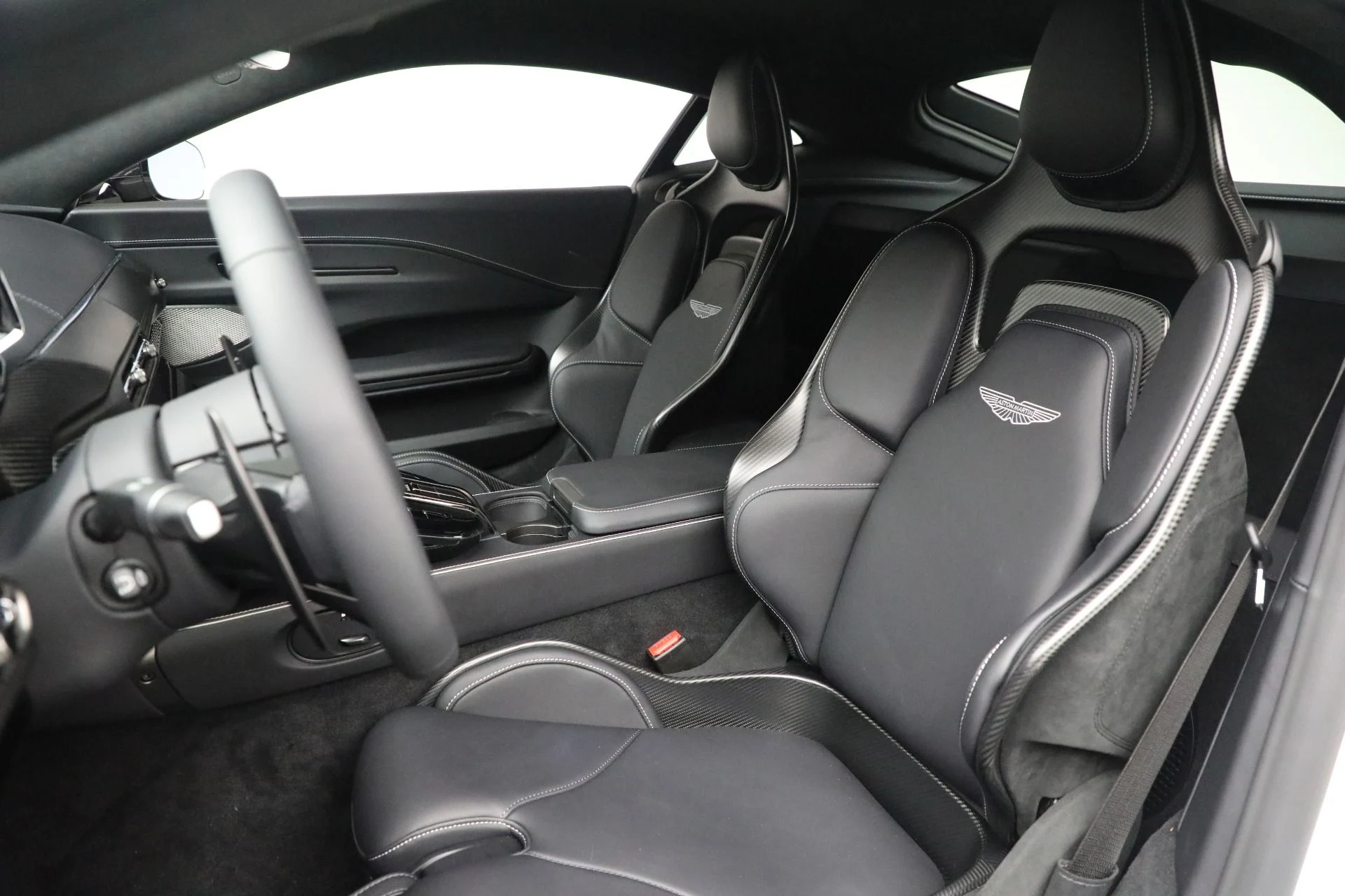 mph014_2496049505_New_2025_Aston_Martin_Vantage_15fd044822