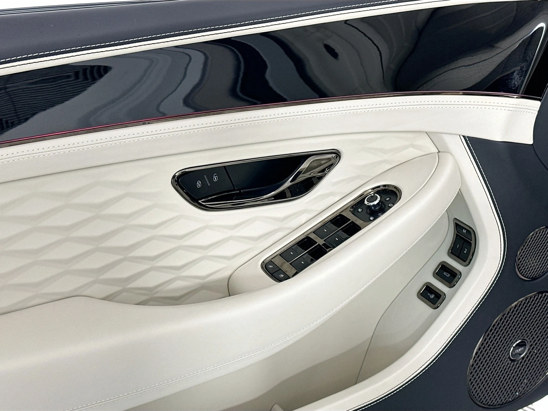 mph014_2496697776_15_44eec2a331